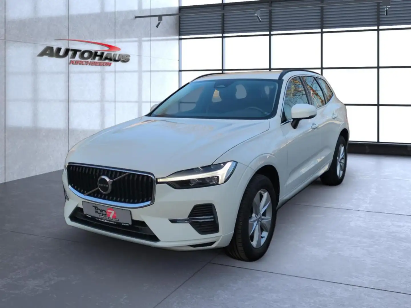 Volvo XC60 B4 (Diesel) Momentum Pro AWD Automatik Navi Weiß - 2