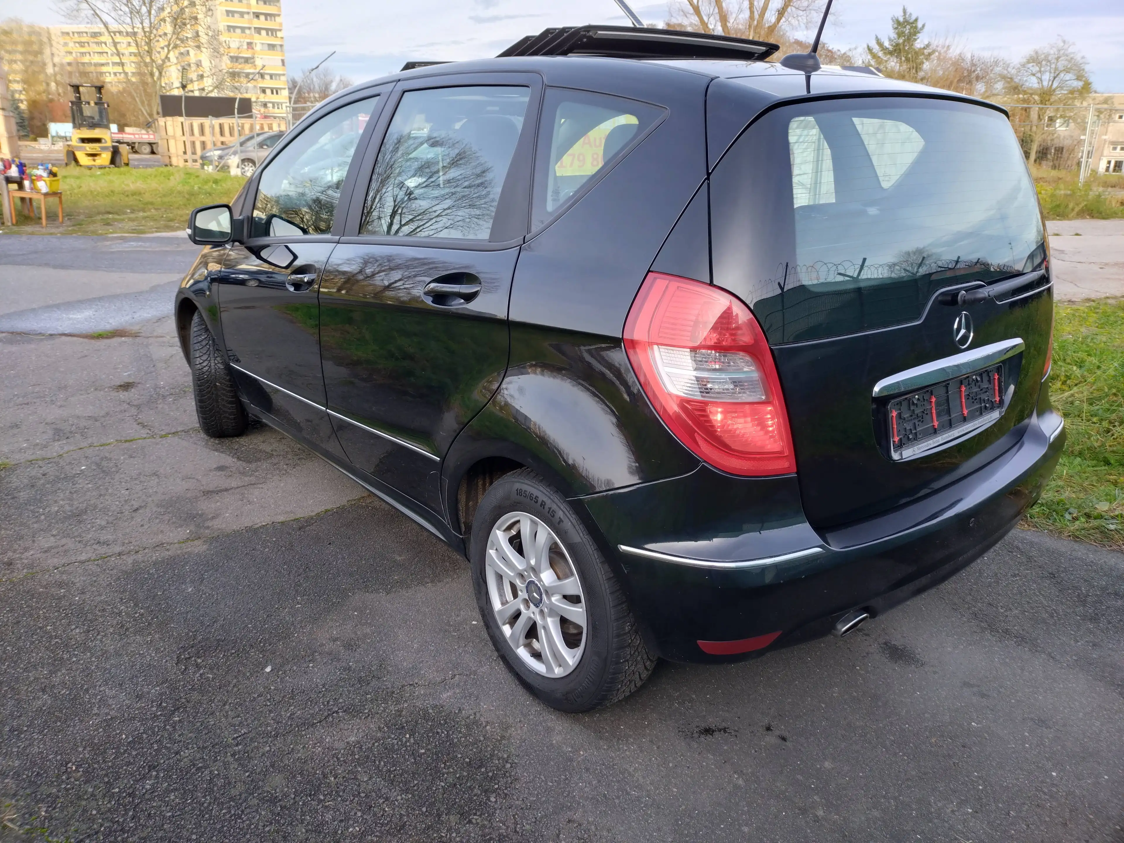 Mercedes-Benz A 170 A 170 +Aut+2Hd+Navi+AHK+Kam+SHZ+Panorama+Temp — photo 3