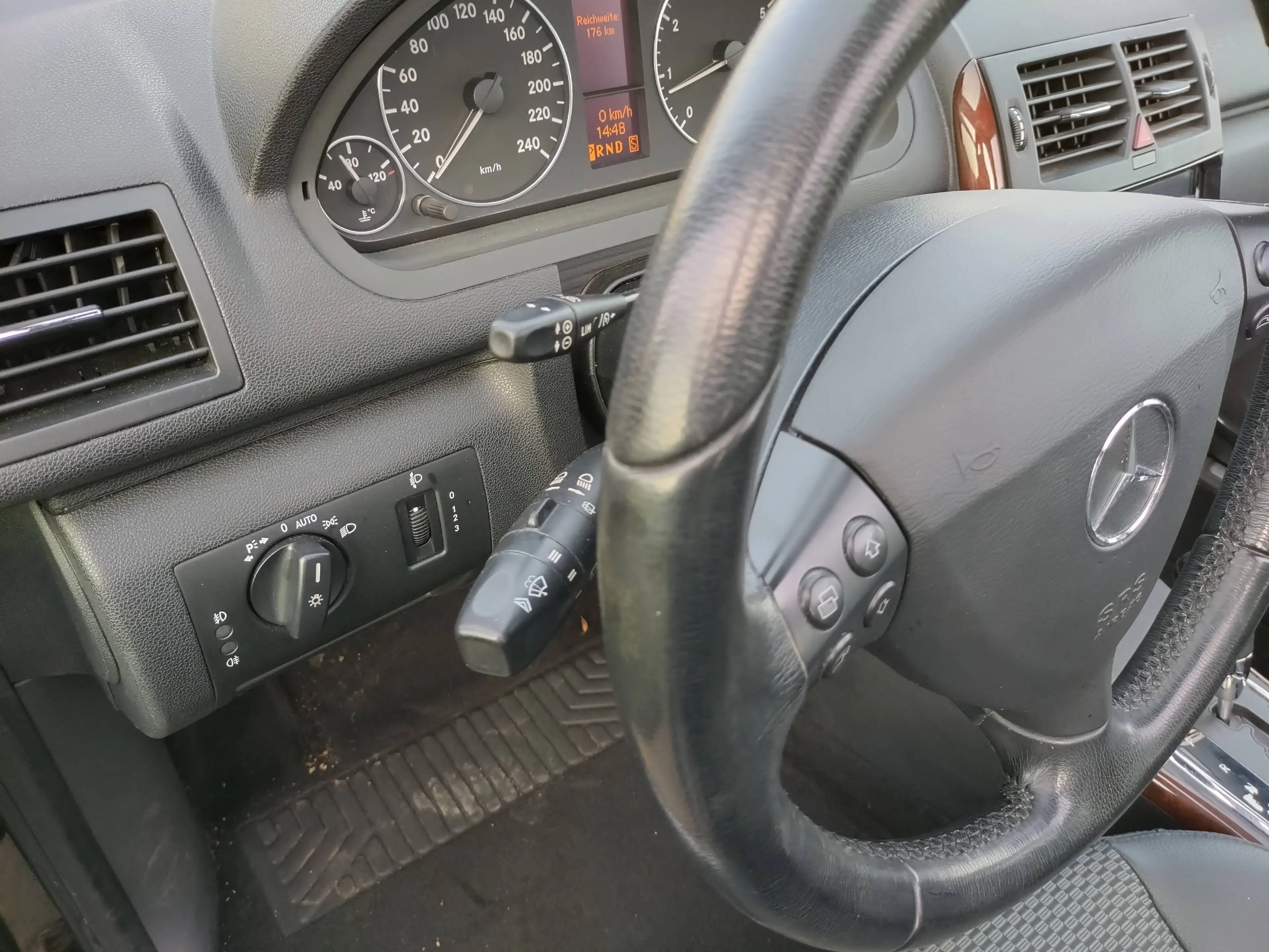 Mercedes-Benz A 170 A 170 +Aut+2Hd+Navi+AHK+Kam+SHZ+Panorama+Temp — photo 10
