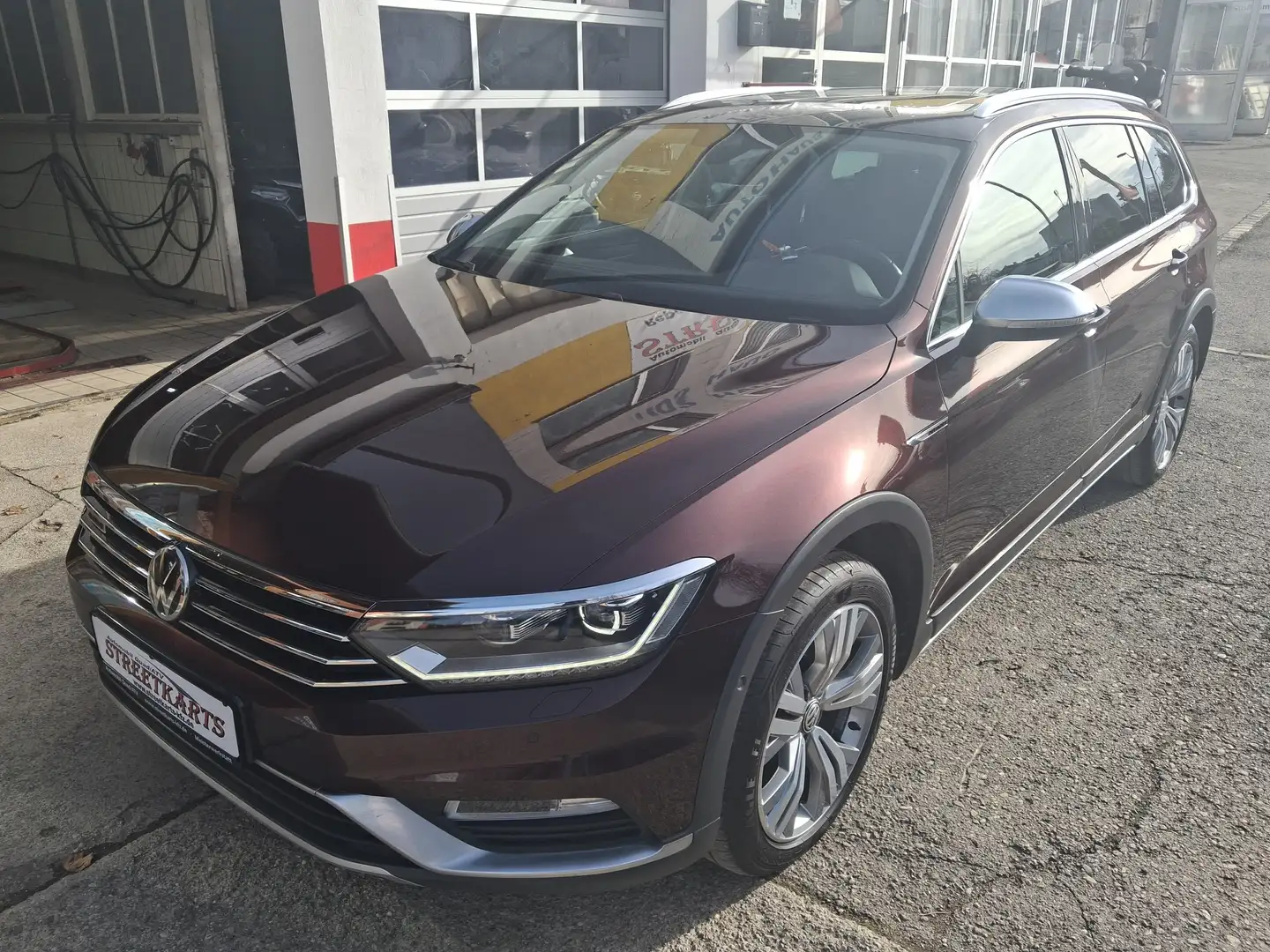 Volkswagen Passat Alltrack 2.0 BMT/Start-Stopp 4Motion Красный - 1