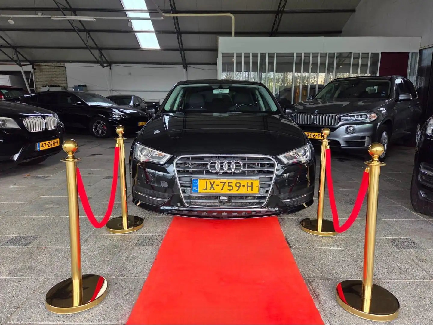 Audi A3 Sportback 1.6 TDI S-LINE AUT NAVI 2016 NAP KM! Schwarz - 1