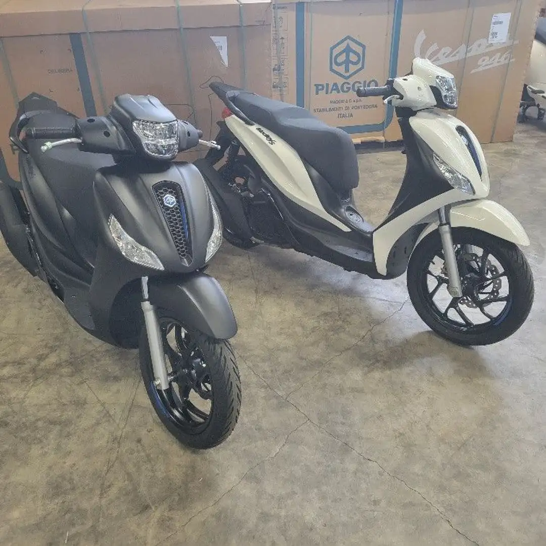 Piaggio Medley 125 S + 5 Jahre Garantie !  Versand ! Černá - 1