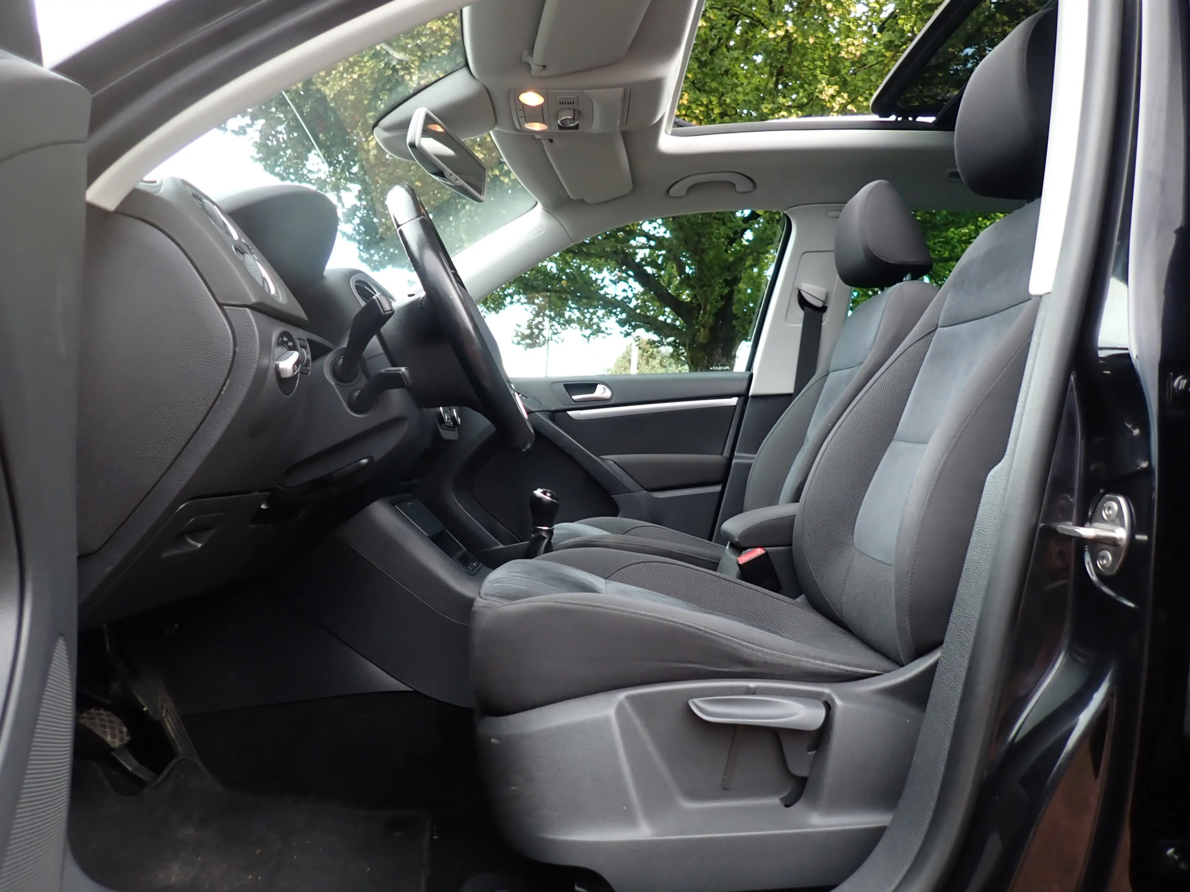 Volkswagen Tiguan 1.4 TSI Sport&Style / SCHUIFKANTEL-DAK / CRUISE / — photo 12
