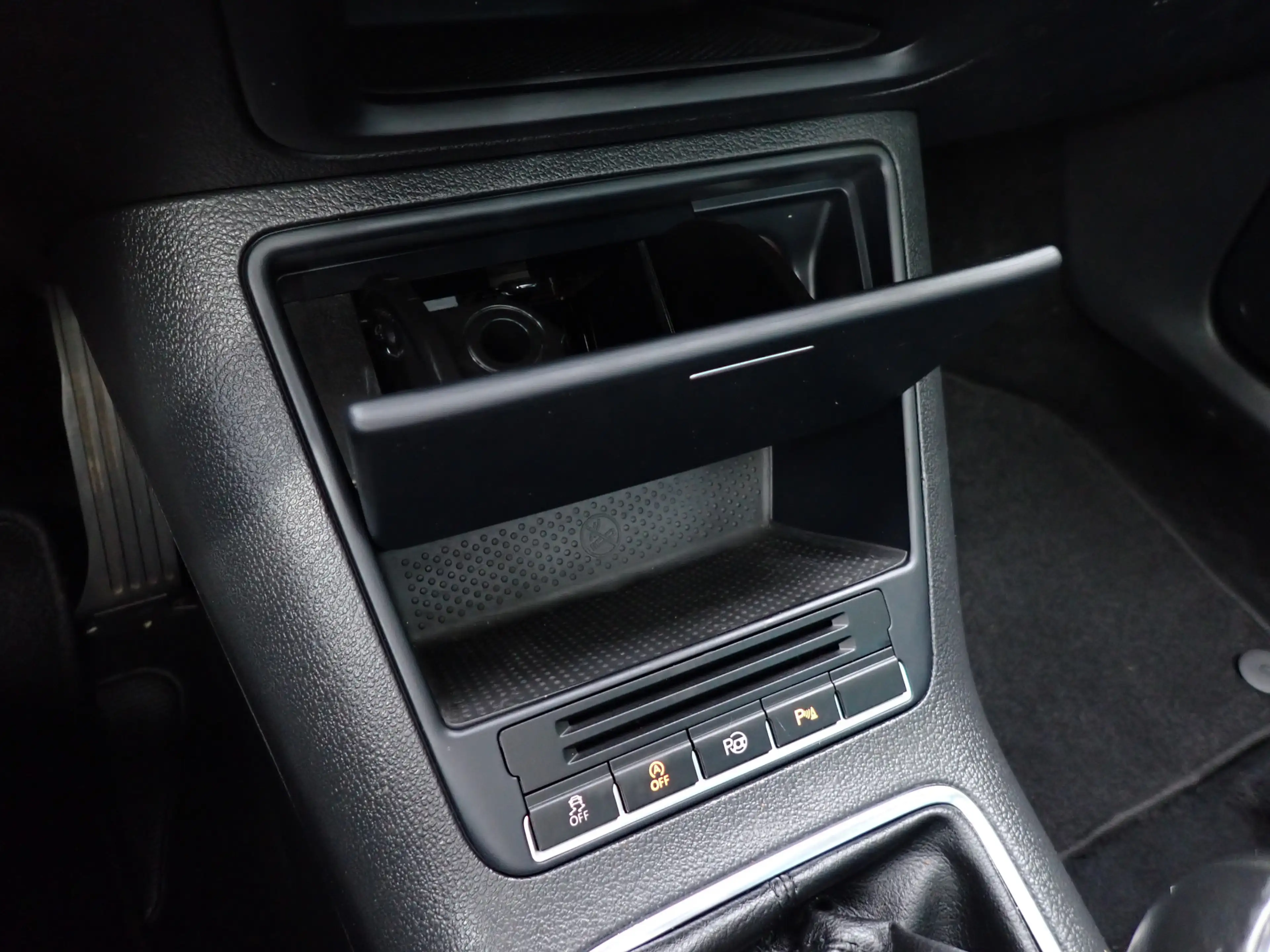 Volkswagen Tiguan 1.4 TSI Sport&Style / SCHUIFKANTEL-DAK / CRUISE / — photo 27