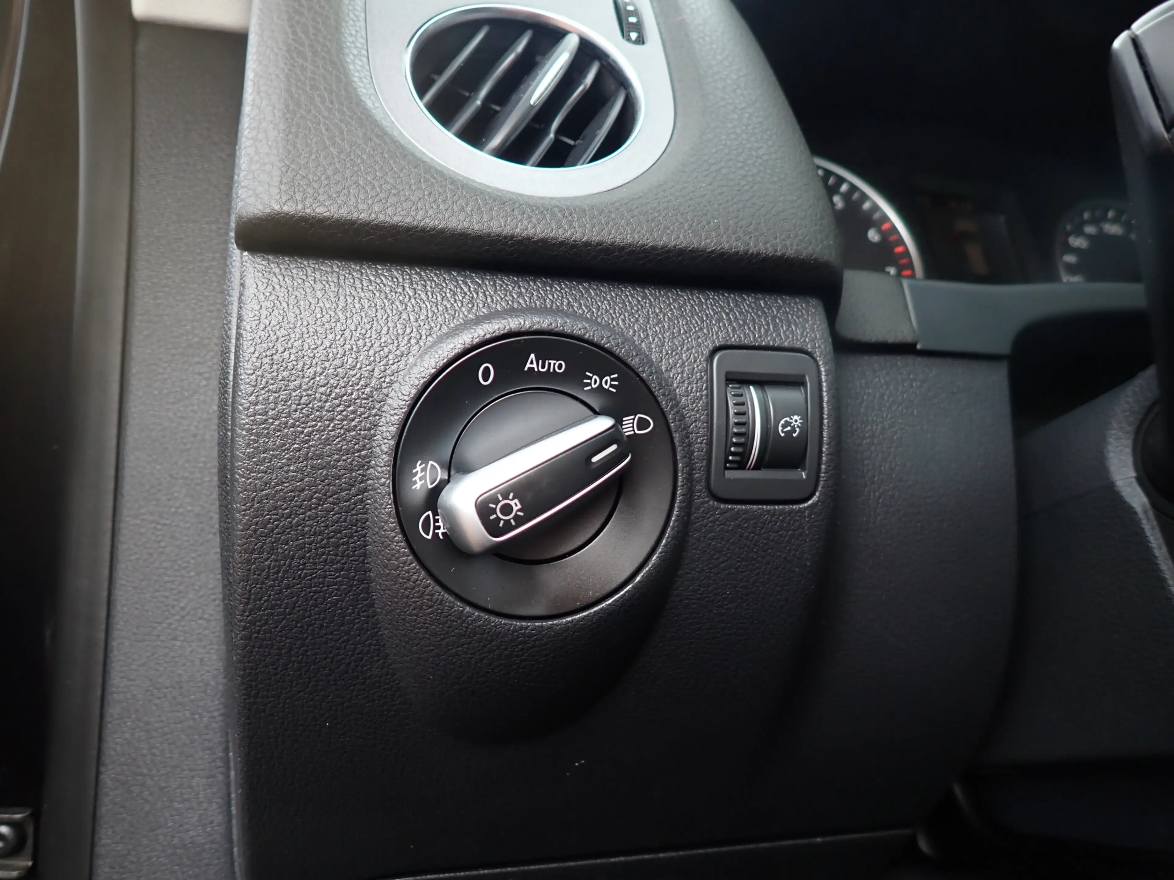 Volkswagen Tiguan 1.4 TSI Sport&Style / SCHUIFKANTEL-DAK / CRUISE / — photo 16