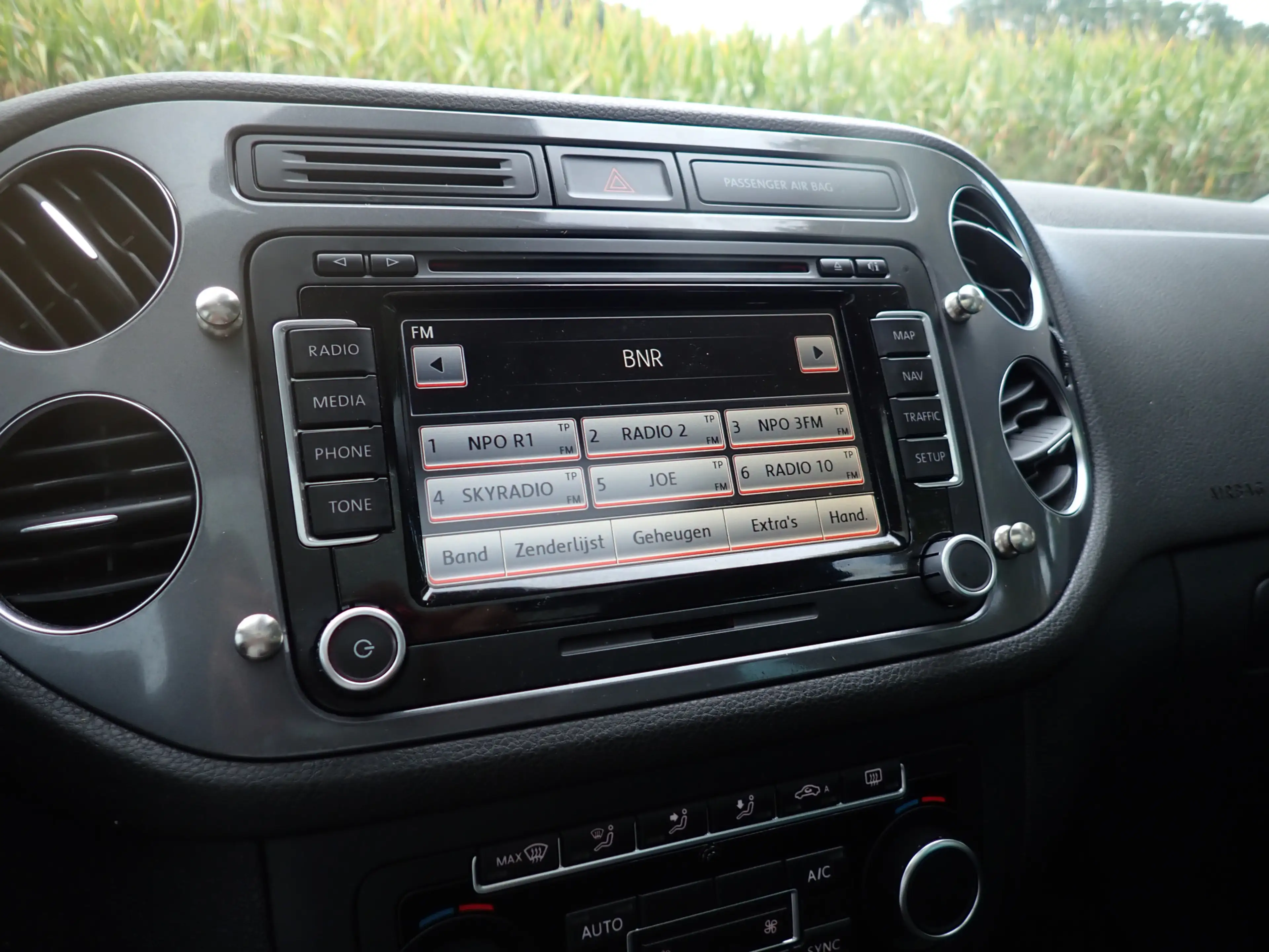 Volkswagen Tiguan 1.4 TSI Sport&Style / SCHUIFKANTEL-DAK / CRUISE / — photo 25