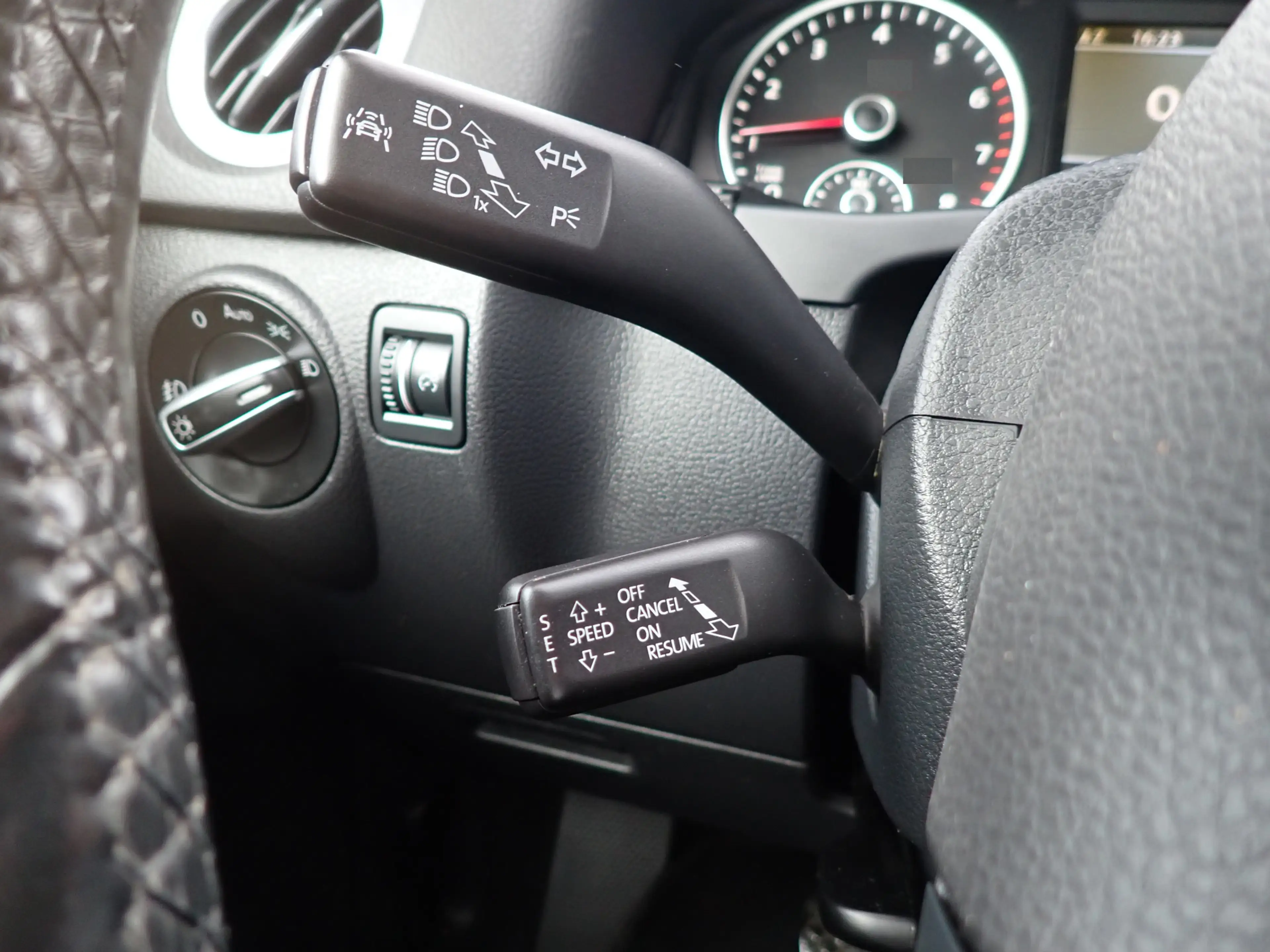 Volkswagen Tiguan 1.4 TSI Sport&Style / SCHUIFKANTEL-DAK / CRUISE / — photo 17