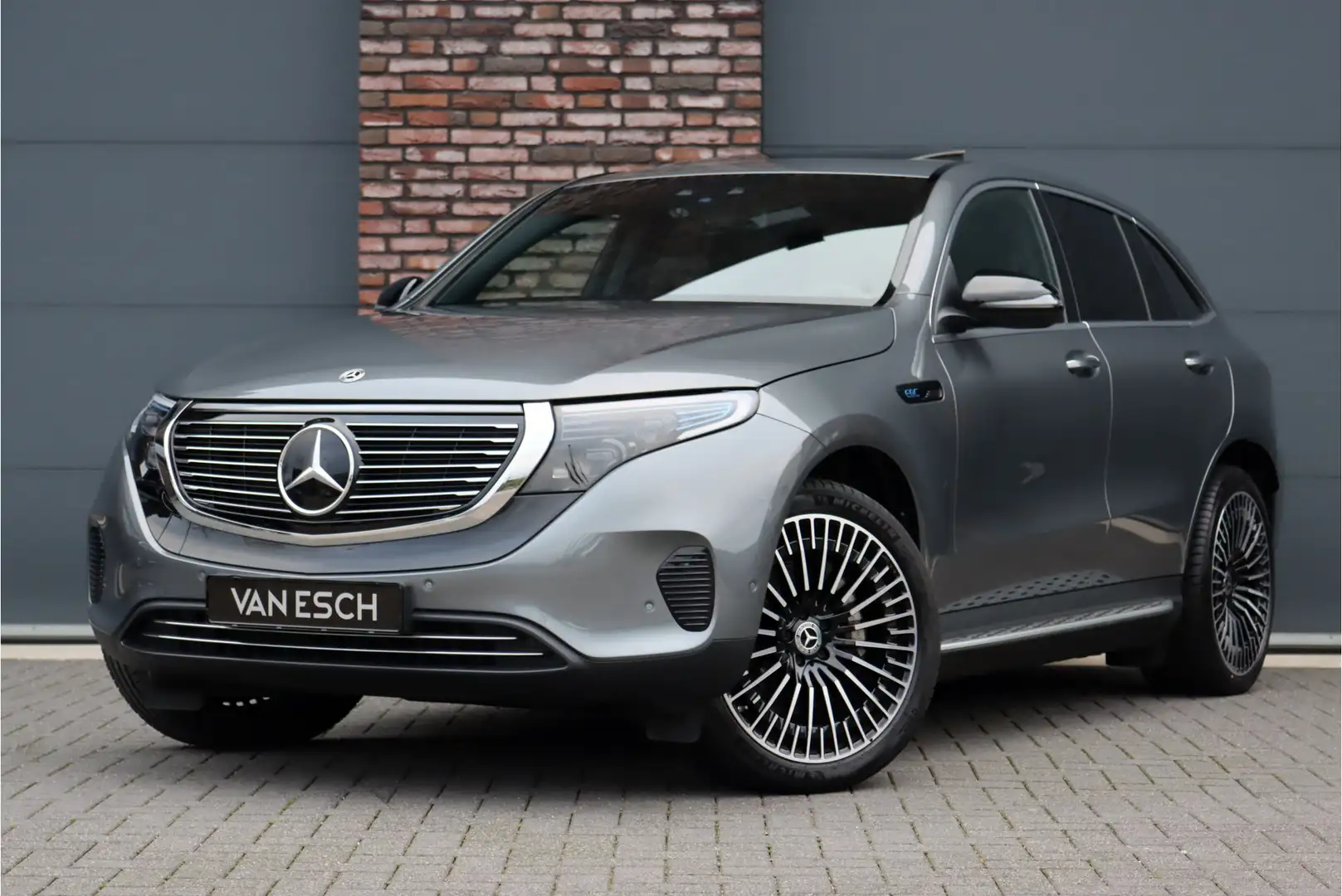 Mercedes-Benz EQC 400 4MATIC Business Solution 80 kWh, 47.500,- Ex BTW, Grijs - 1