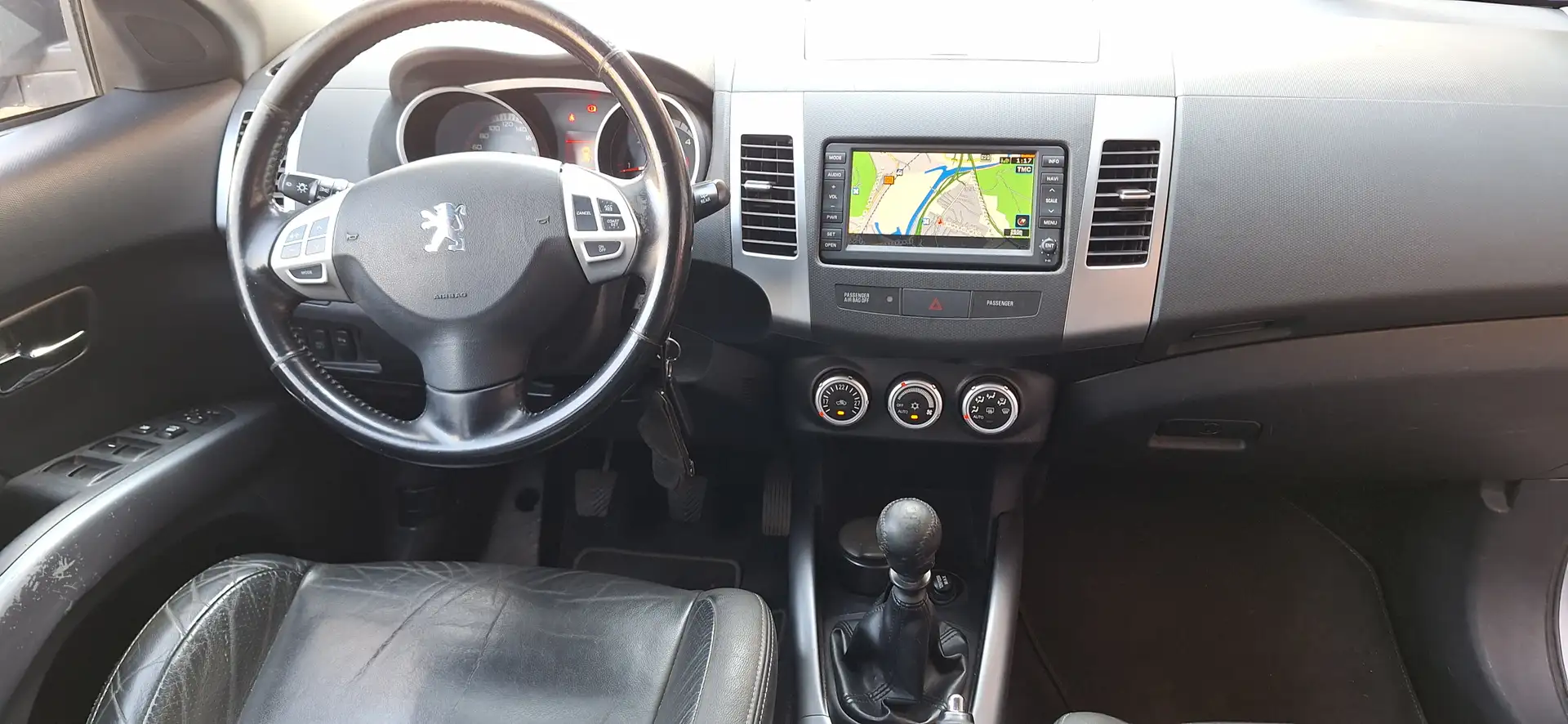 Peugeot 4007 HDI FAP 7-Sitzer Platinum Allrad 1 Hd Toptzstand Argintiu - 2
