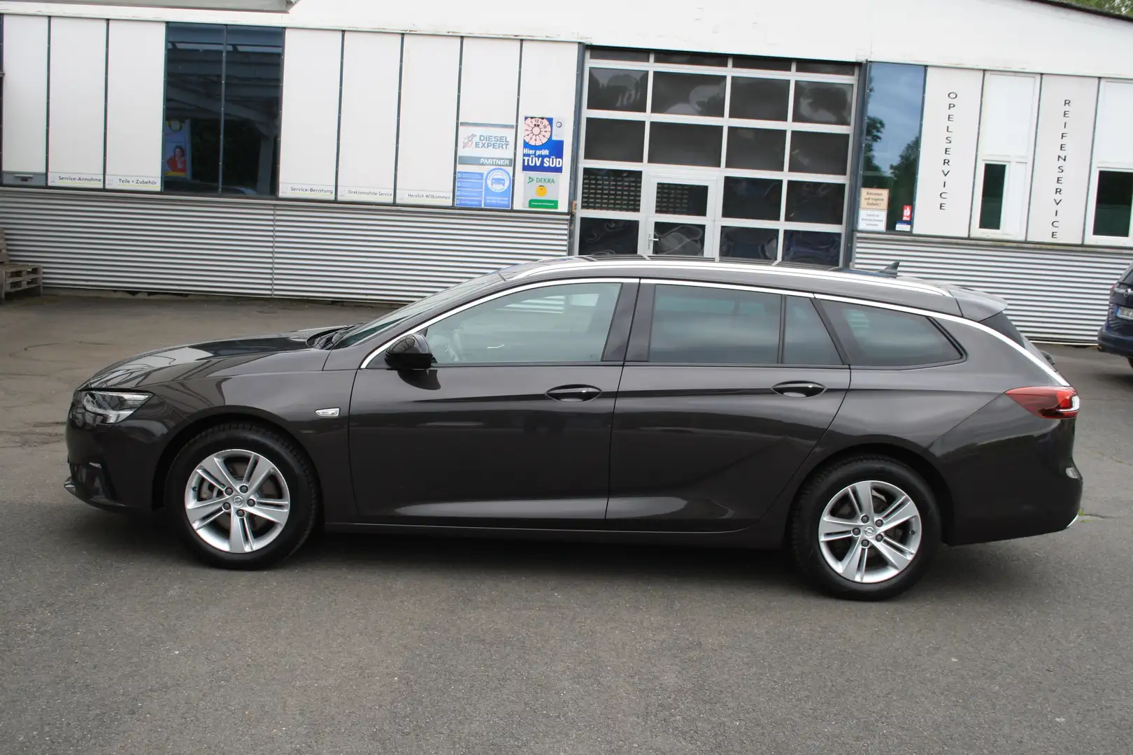 Opel Insignia ST 2.0 Diesel AT8 Elegance+AHK+Head-Up+ Grau - 2