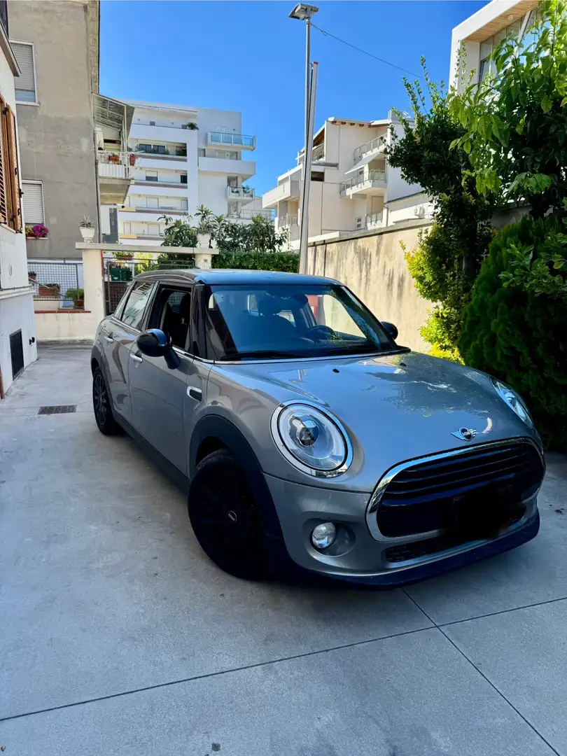 MINI Cooper Mini IV F55-F56 2014 1.5 5p Grigio - 1