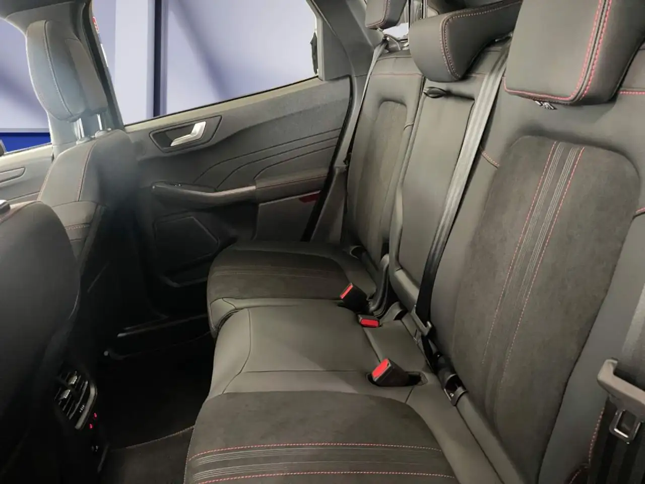 Ford Kuga 2.5 Duratec FHEV 4x4 ST-LINE X '' BlackPackage'' 9