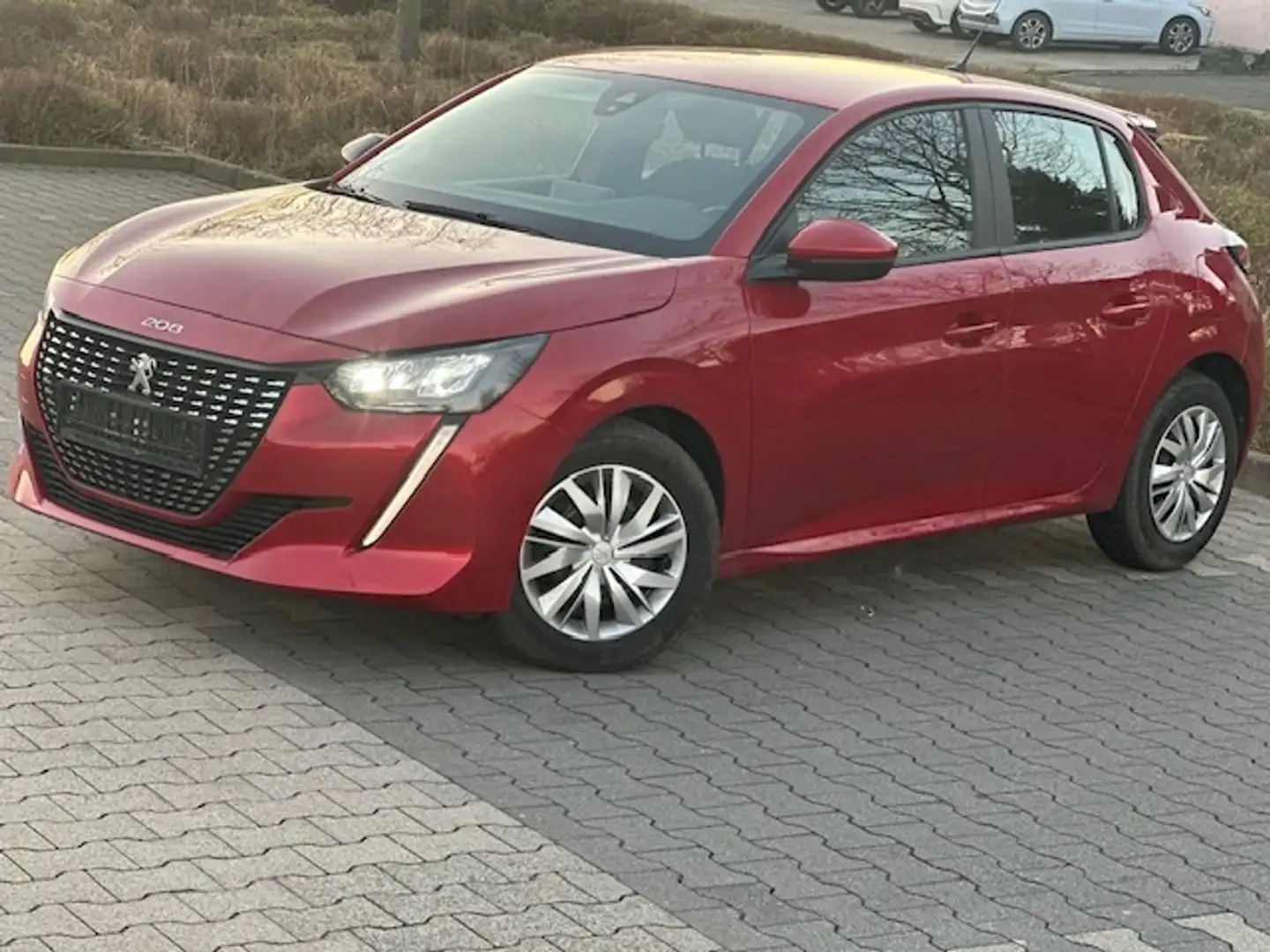 Peugeot 208 BlueHDi 100 Active Pack Navi CarPlay Rojo - 1