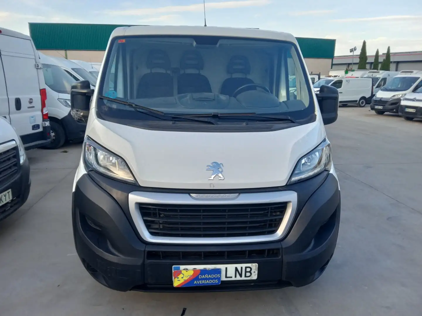 Peugeot Boxer Furgón 2.2BlueHDI 333 L2H1 S&S 140 Weiß - 1
