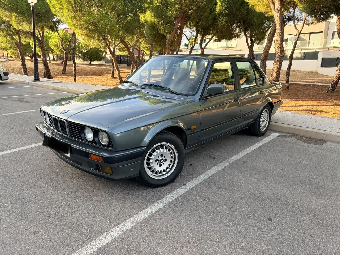 BMW 320 320i Touring - 1