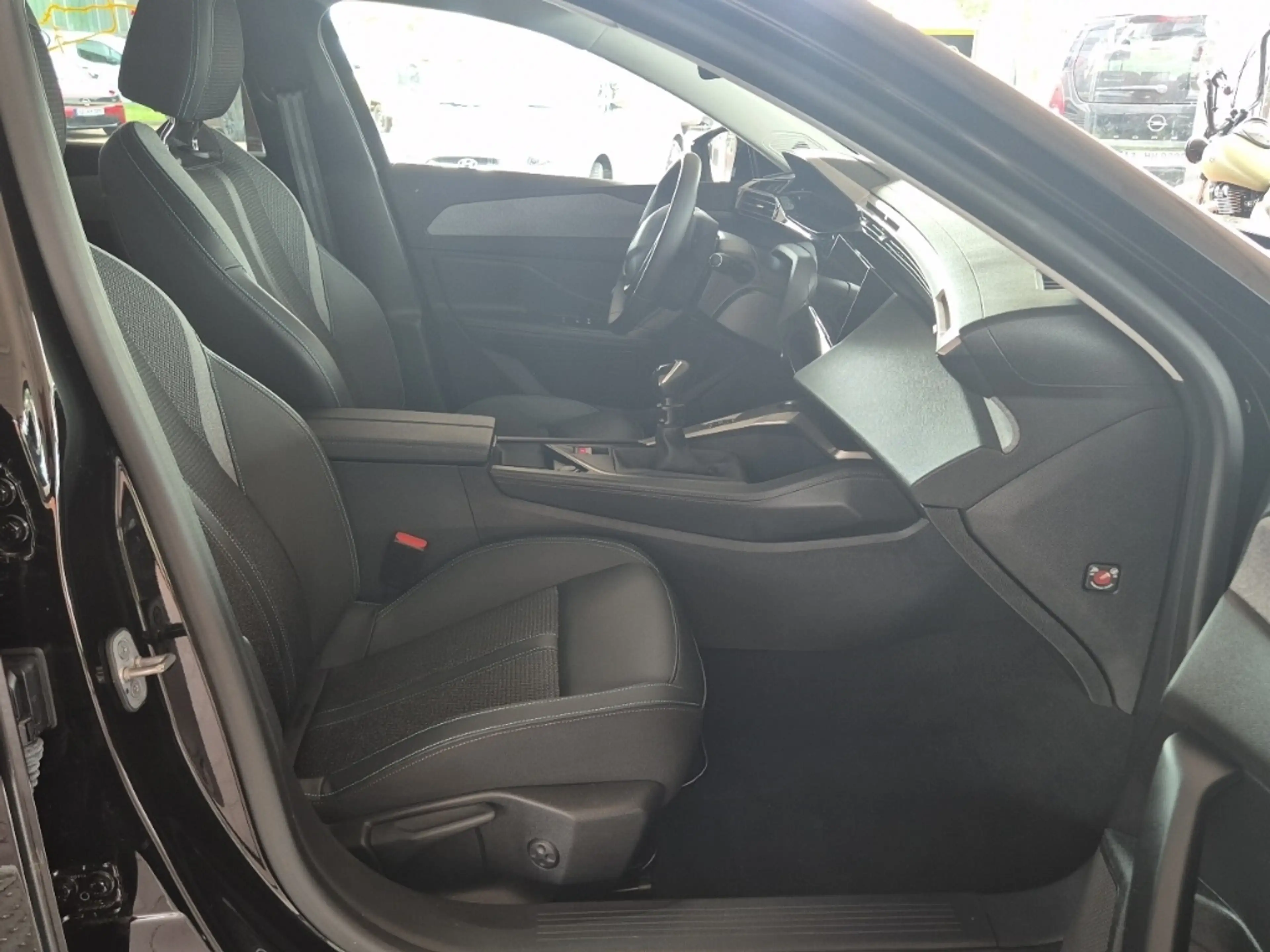 Peugeot 308 SW Allure 1.2 130  SHZ Navi Kamera PDC v+h — photo 12