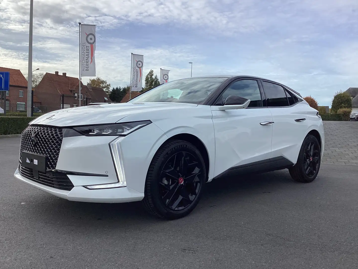 DS Automobiles DS 4 DS4 1.2i/Kleine Schade!/6500km/Carplay/360Cam/LED Wit - 1