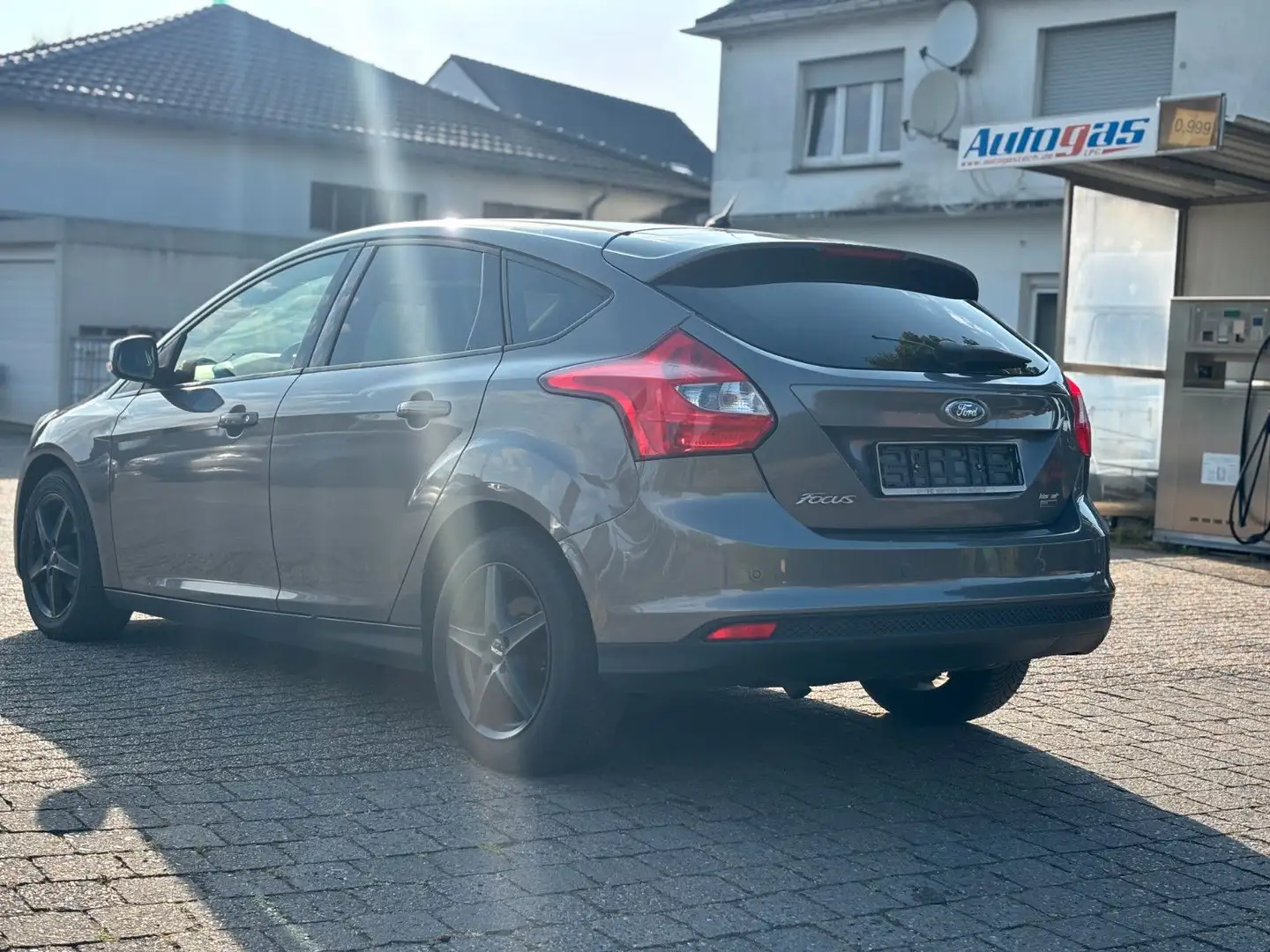 Ford Focus Lim. Trend Klima-Stzhz. *TOP* Braun - 2