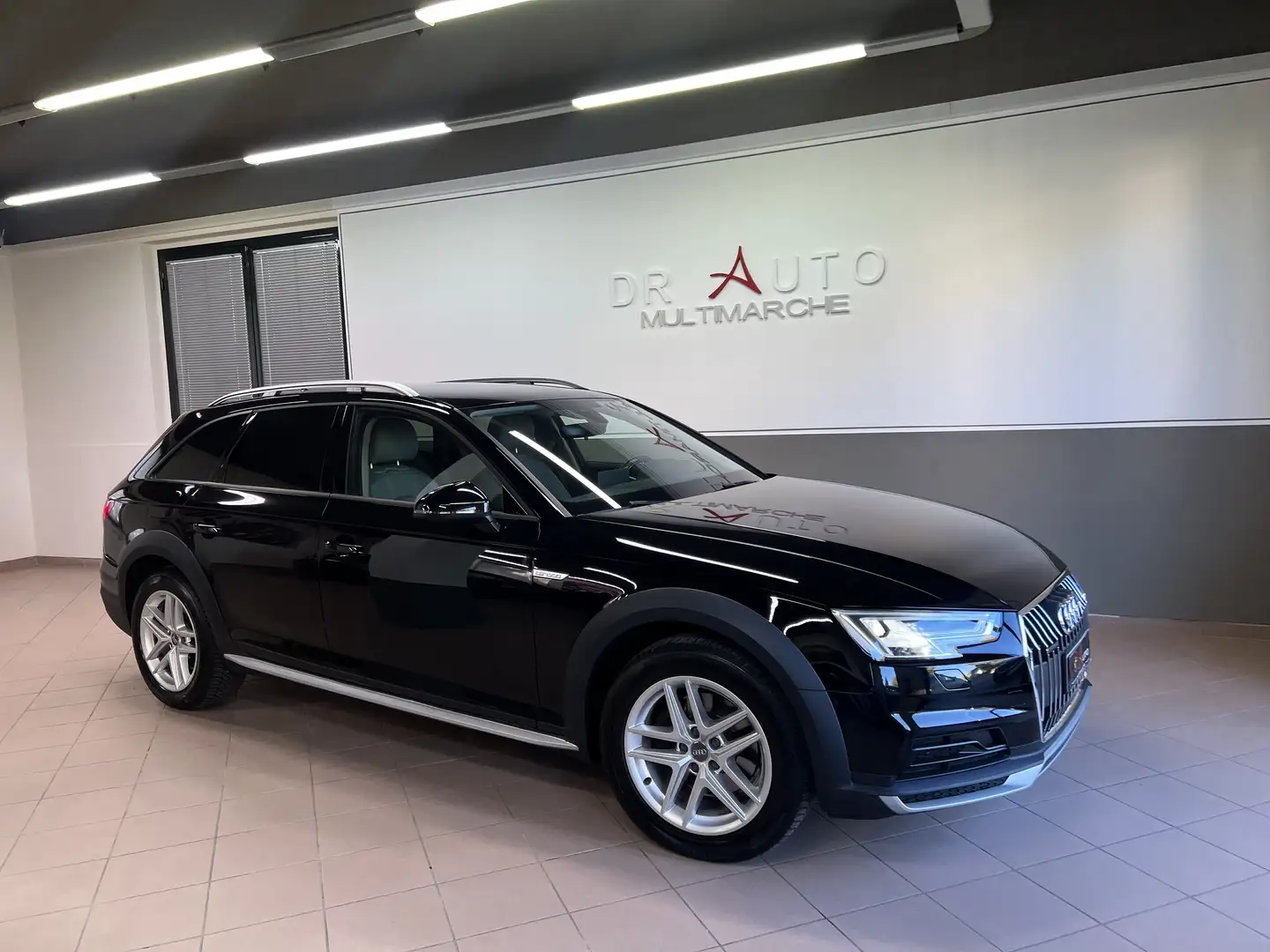Audi A4 allroad 2.0 tdi Business 150cv UNICO PROPRIETARIO VETRI PR Zwart - 2