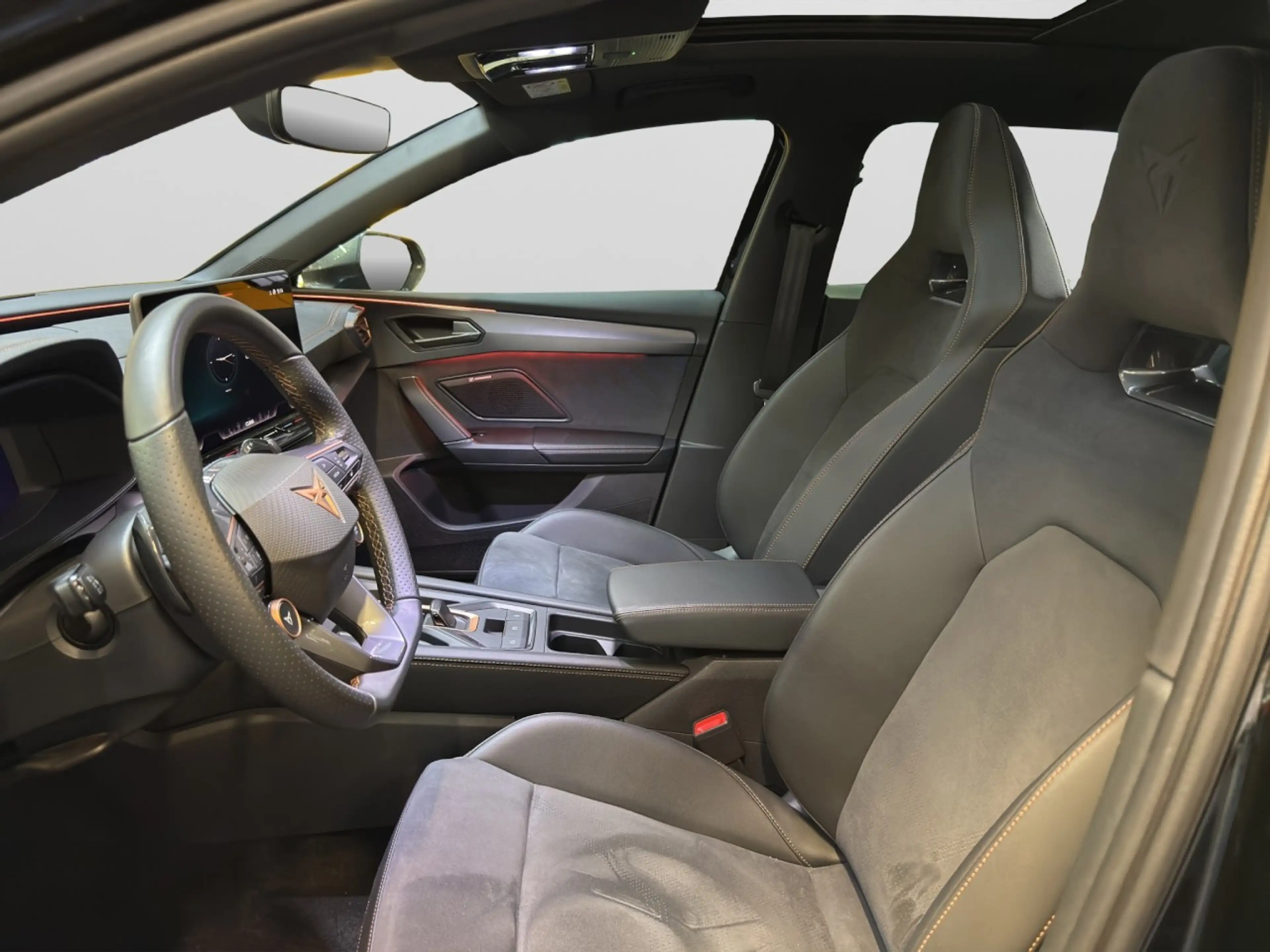 CUPRA Leon Sportstourer 1.5 eTSI 110 kW — photo 11