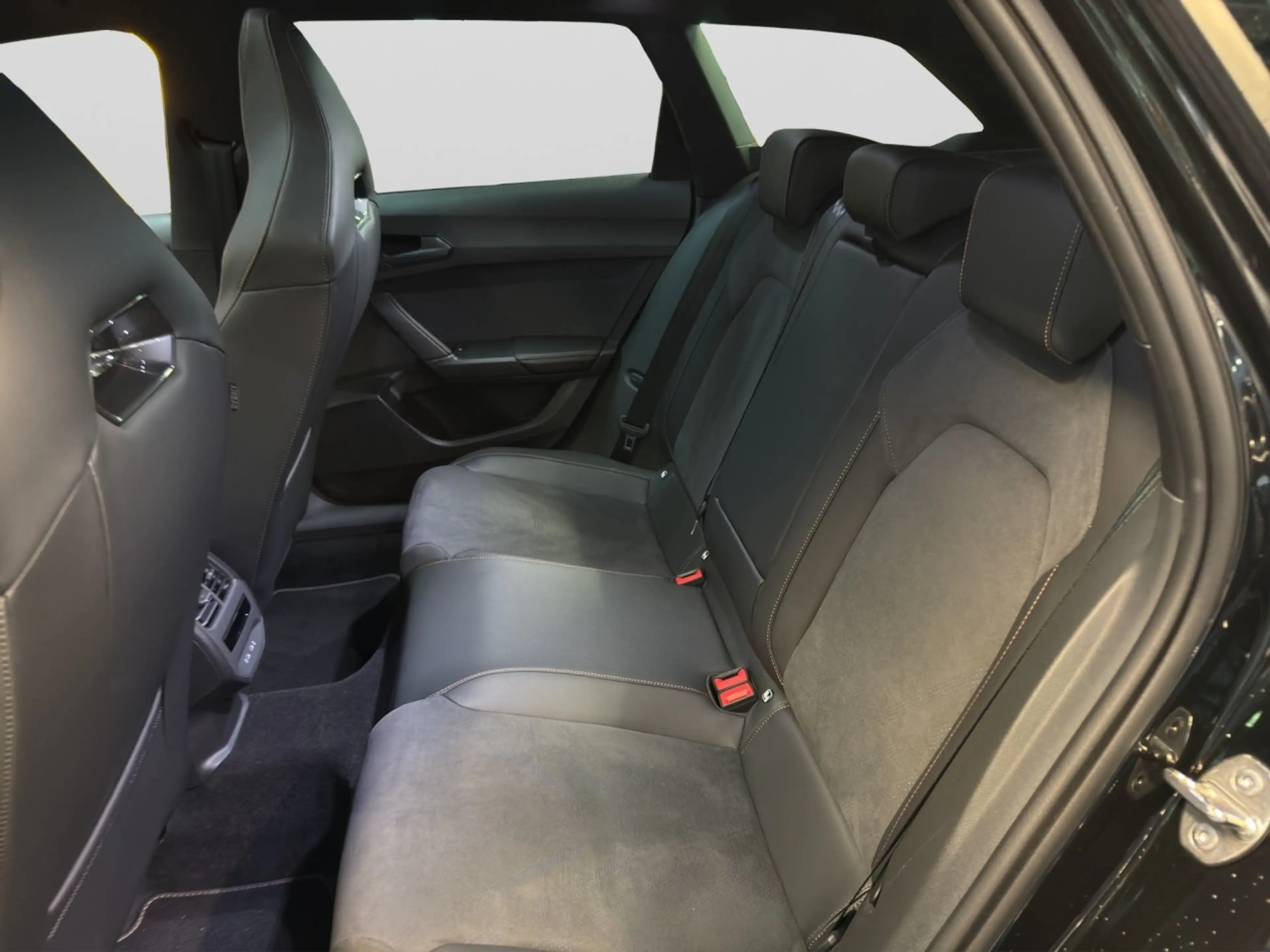 CUPRA Leon Sportstourer 1.5 eTSI 110 kW — photo 14