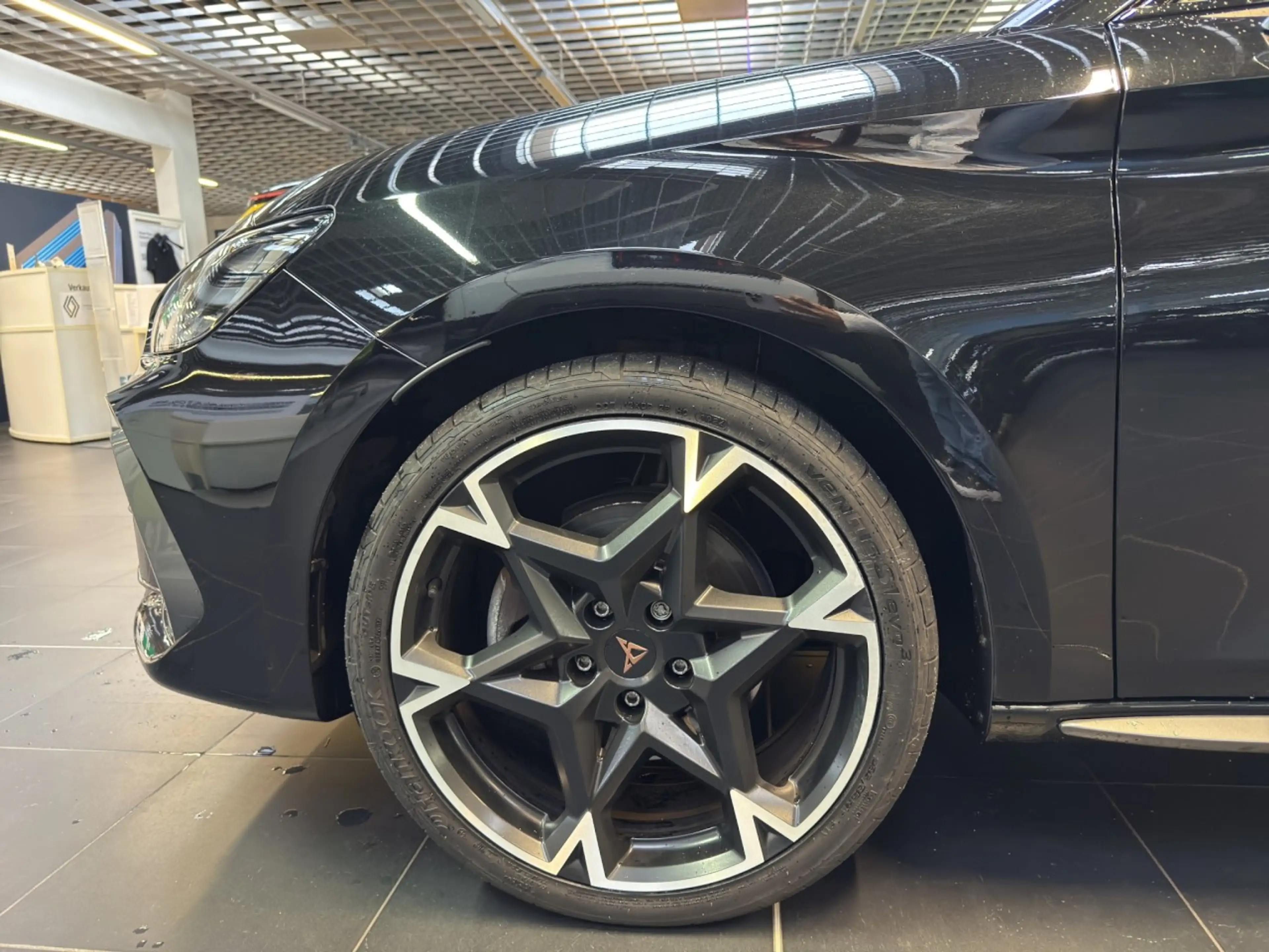 CUPRA Leon Sportstourer 1.5 eTSI 110 kW — photo 4