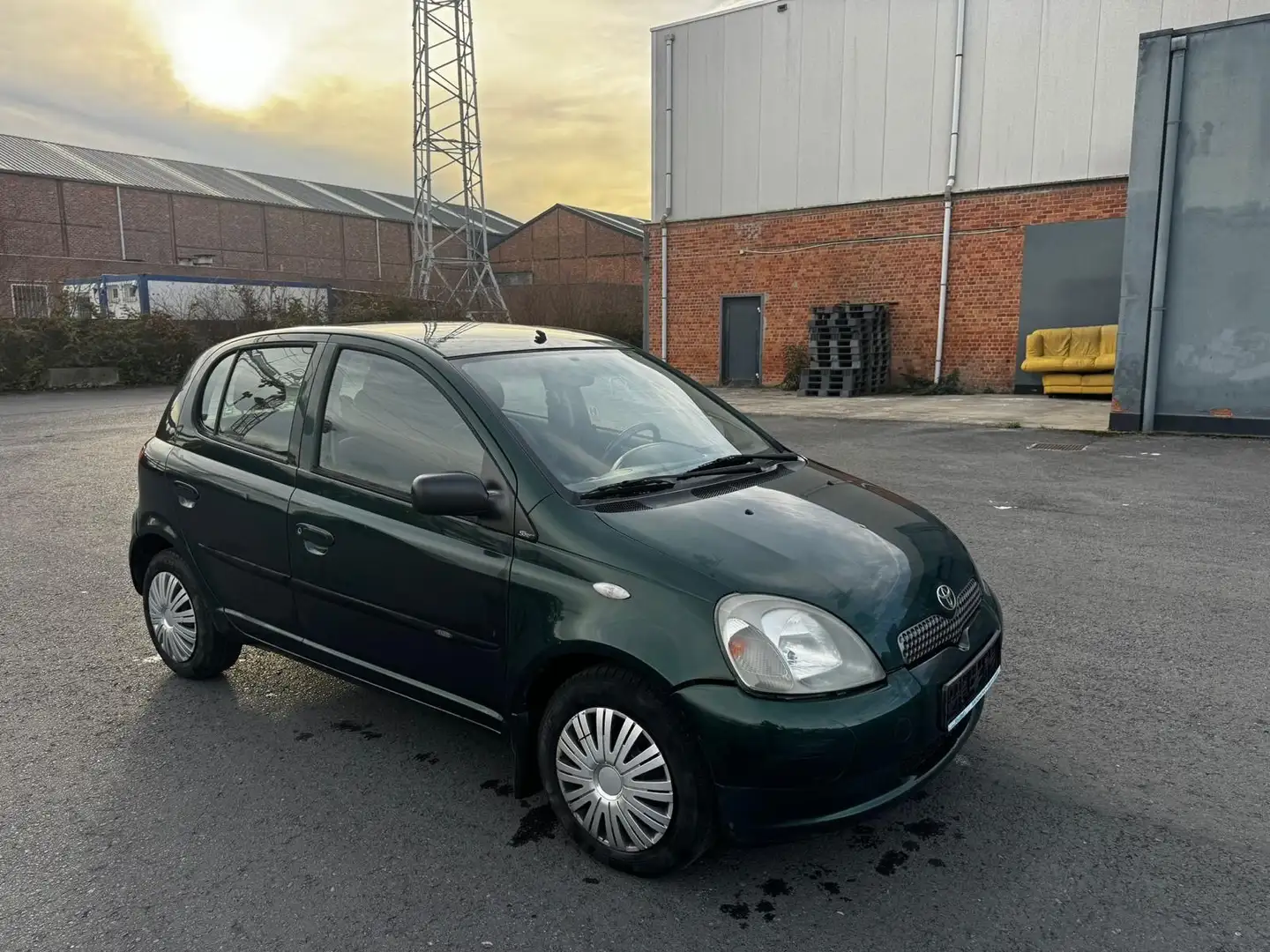 Toyota Yaris 1.3i AIRCO CLIMATISÉ Grün - 2