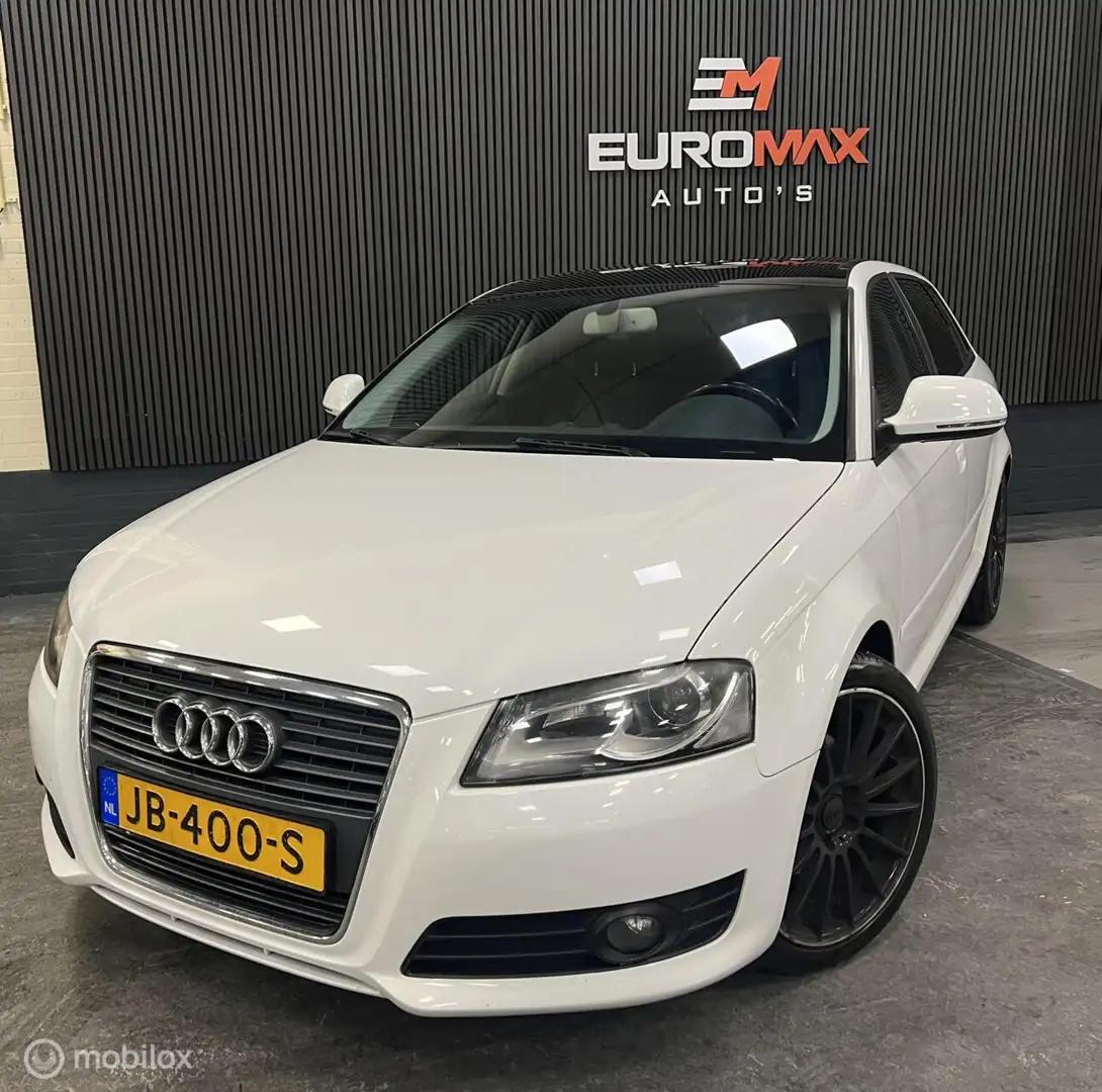 Audi A3 Sportback 1.8 TFSI Ambiente Pro Line Luxe & Sporti Weiß - 1
