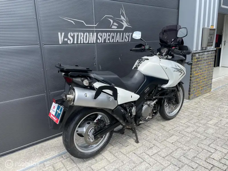 Suzuki V-STROM 650 - foto 3