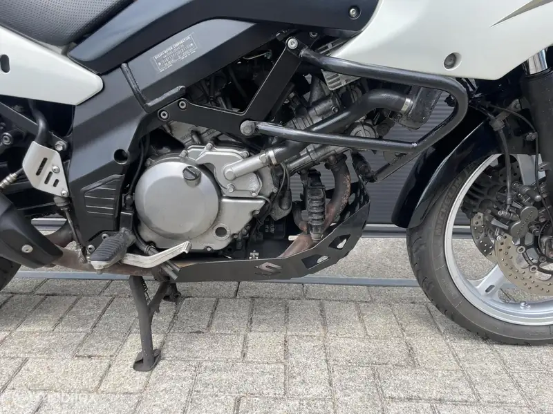 Suzuki V-STROM 650 - foto 4