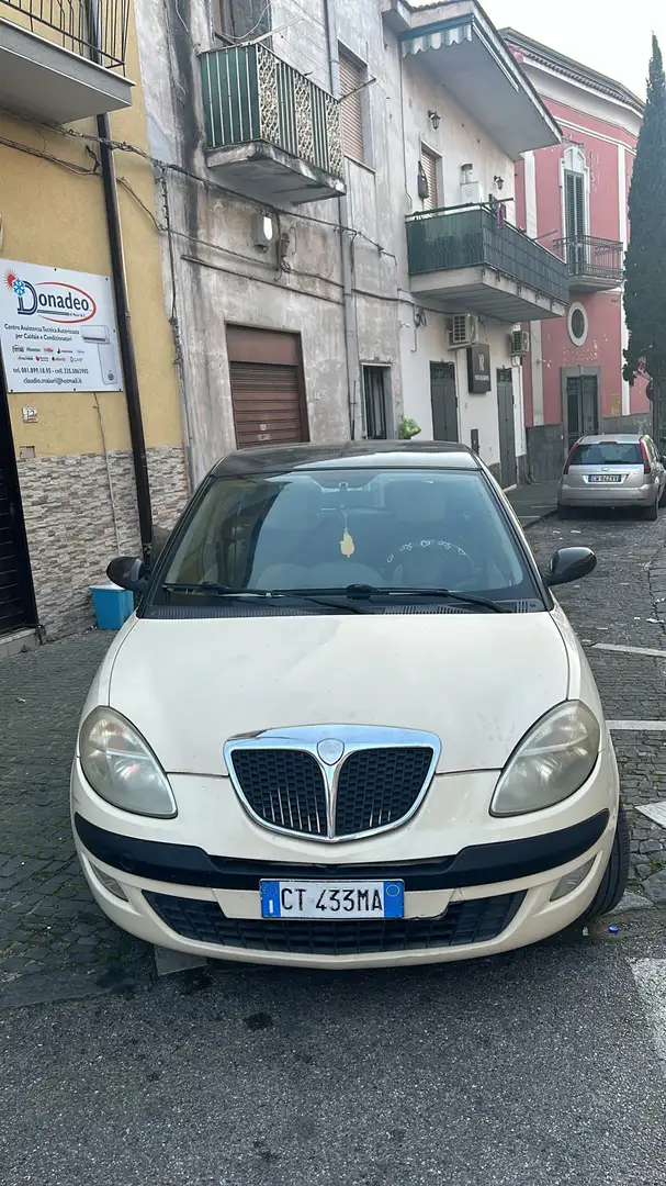 Lancia Ypsilon Y 1.2 8v Żółty - 1