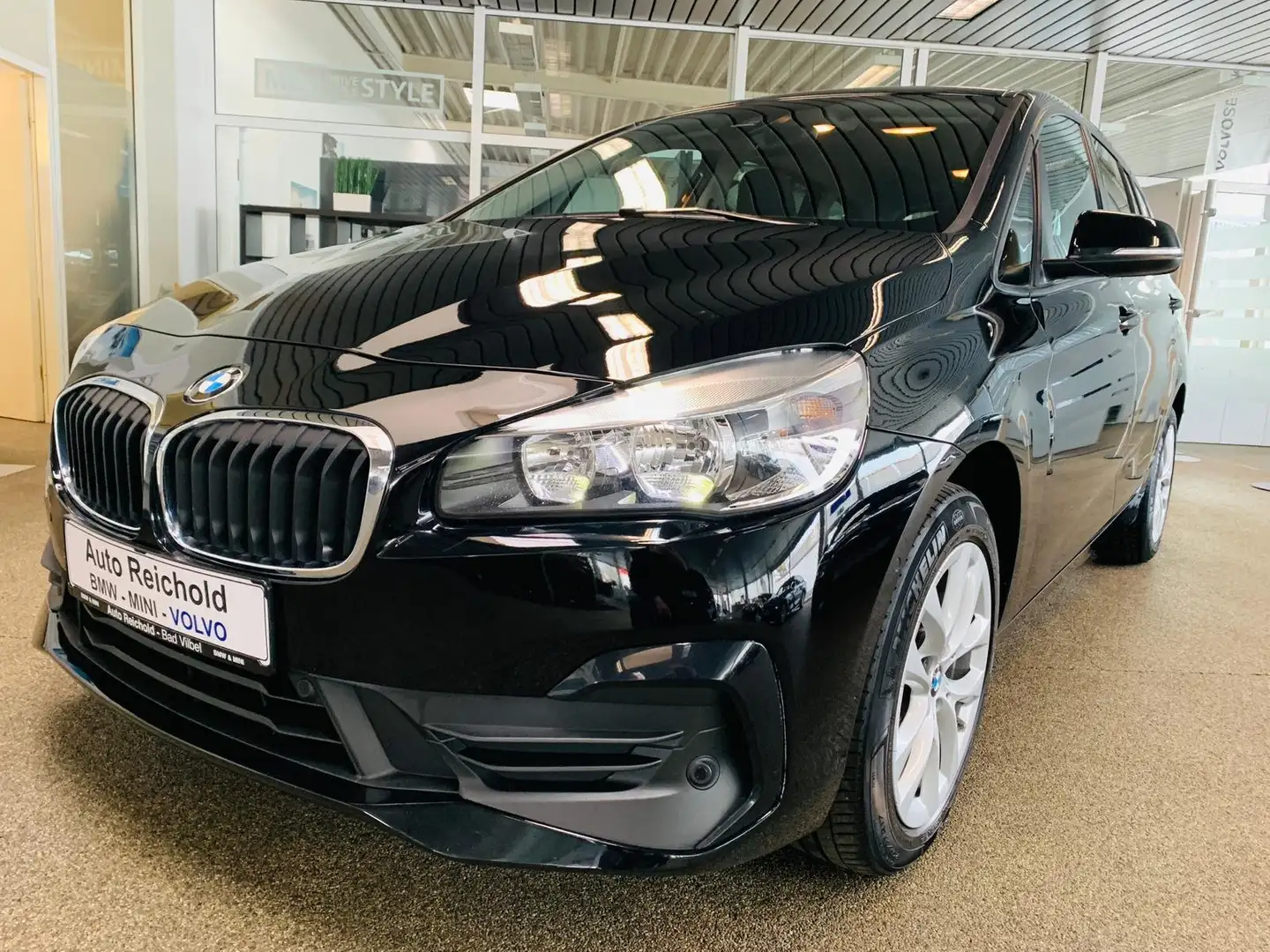 BMW 218 d Gran Tourer Navi 7-Sitze AHK Klima Sitzhzg. Чорний - 1