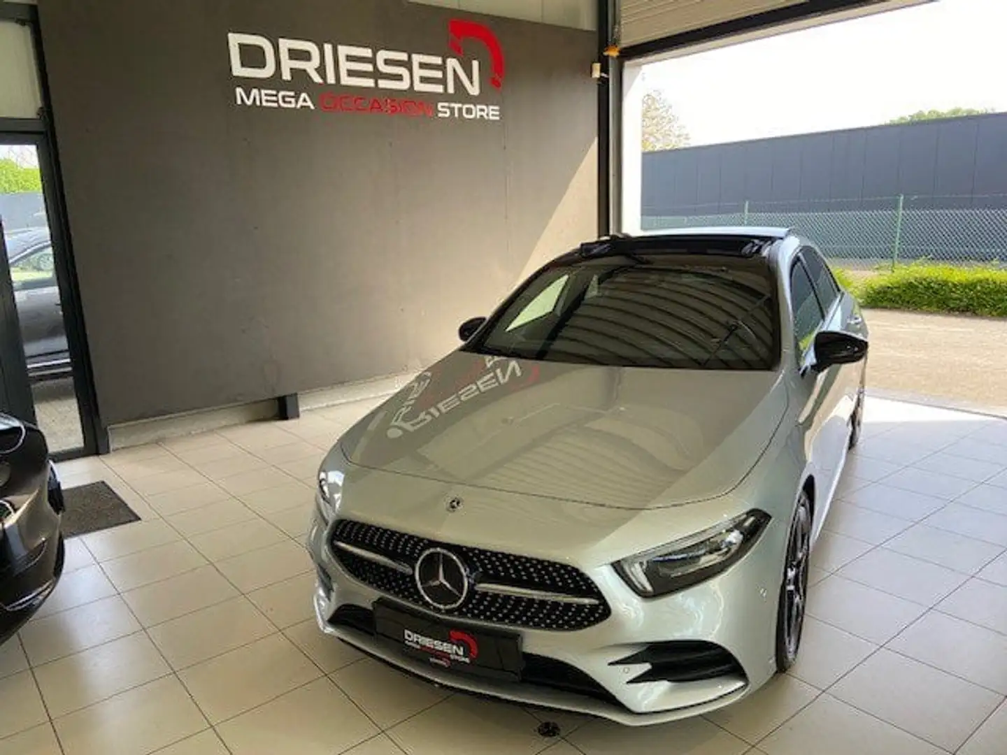 Mercedes-Benz A 200 200 7G-DCT AMG+PANO+LED+Camera+Blis Argent - 2