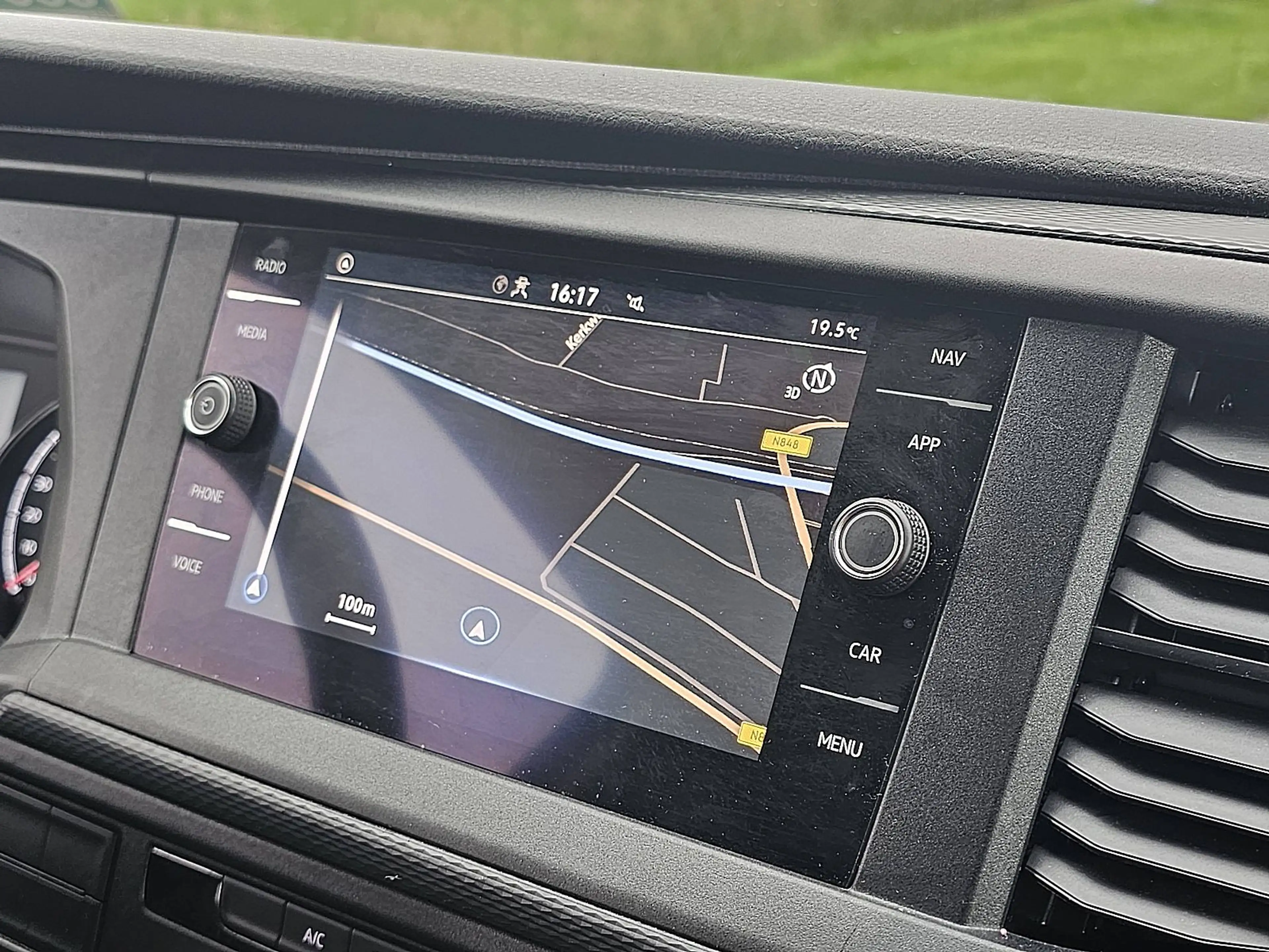 Volkswagen Transporter 2.0 TDI L2H1 Navi Carplay AC — photo 12