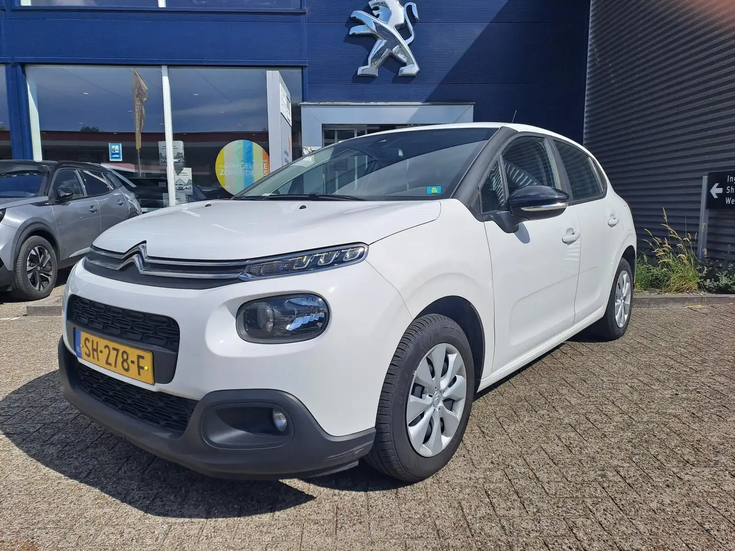 Citroen C3 1.2 PureTech Feel 105g | Trekhaak | Navigatie | Pa Wit - 1
