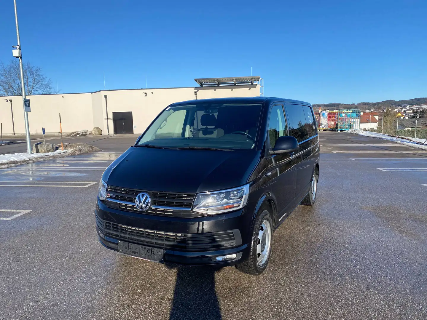 Volkswagen T6 Transporter Doka-Kastenwagen KR 2,0 TDI 4Motion BMT DSG Schwarz - 2