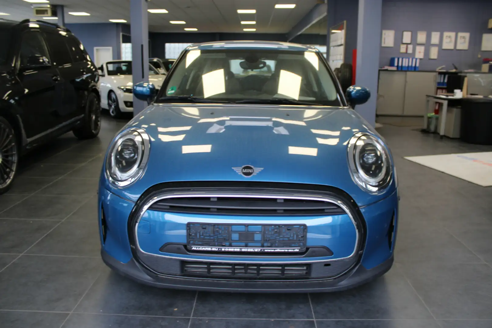 MINI One Classic Trim - 5-Türig - Navi - Blau - 2