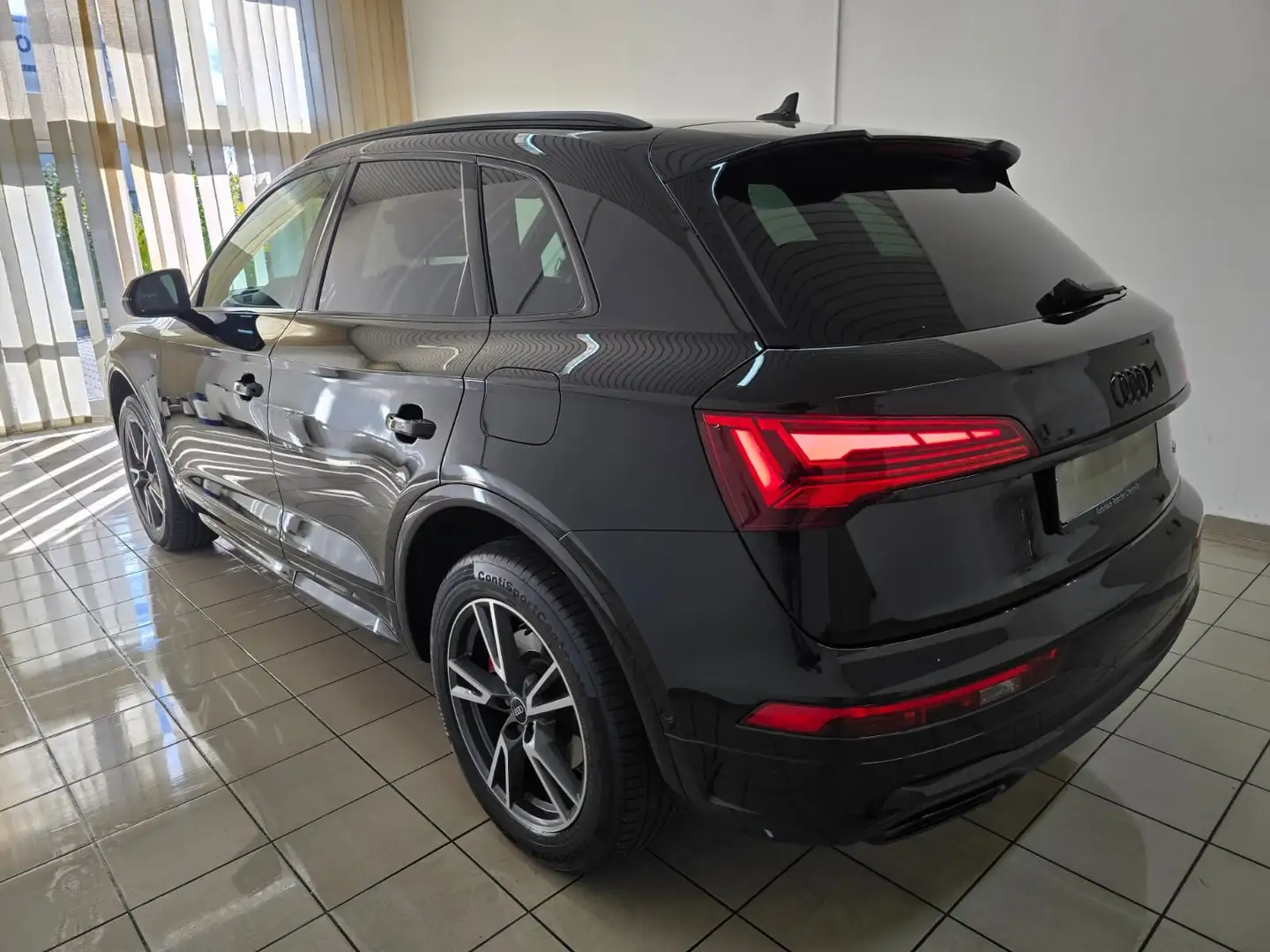 Audi Q5 50TFSIe qu. edition one S Line Matrix 360° Schwarz - 2