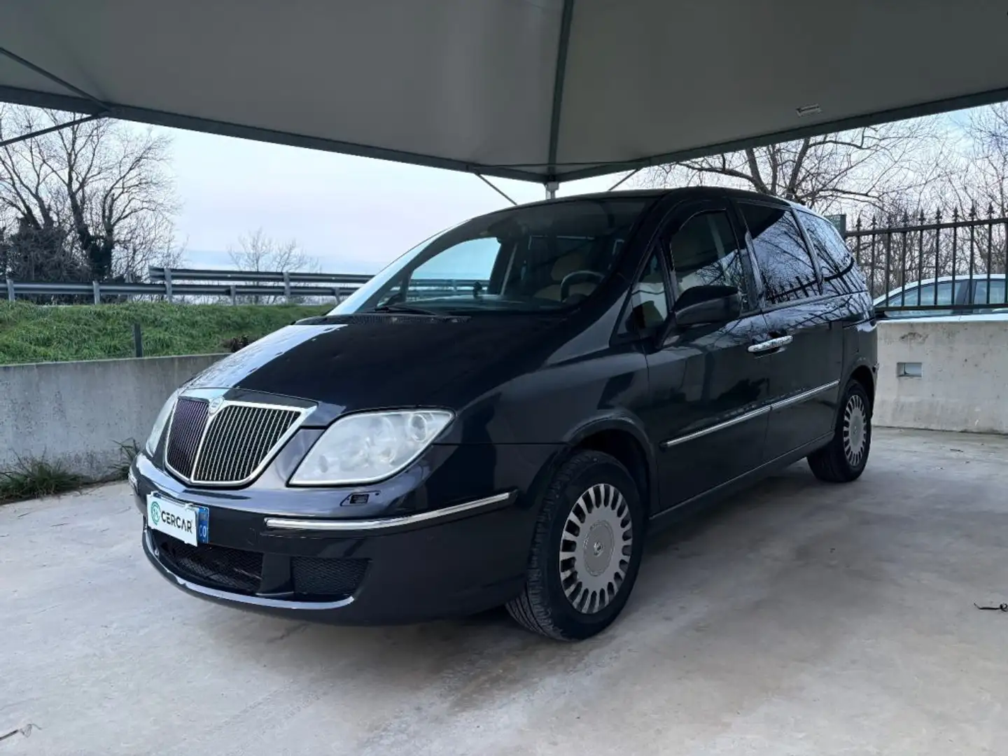 Lancia Phedra EBNZINA/GPL FINO 09/33 AUTOMATICA 8 POSTI Emblema Schwarz - 1