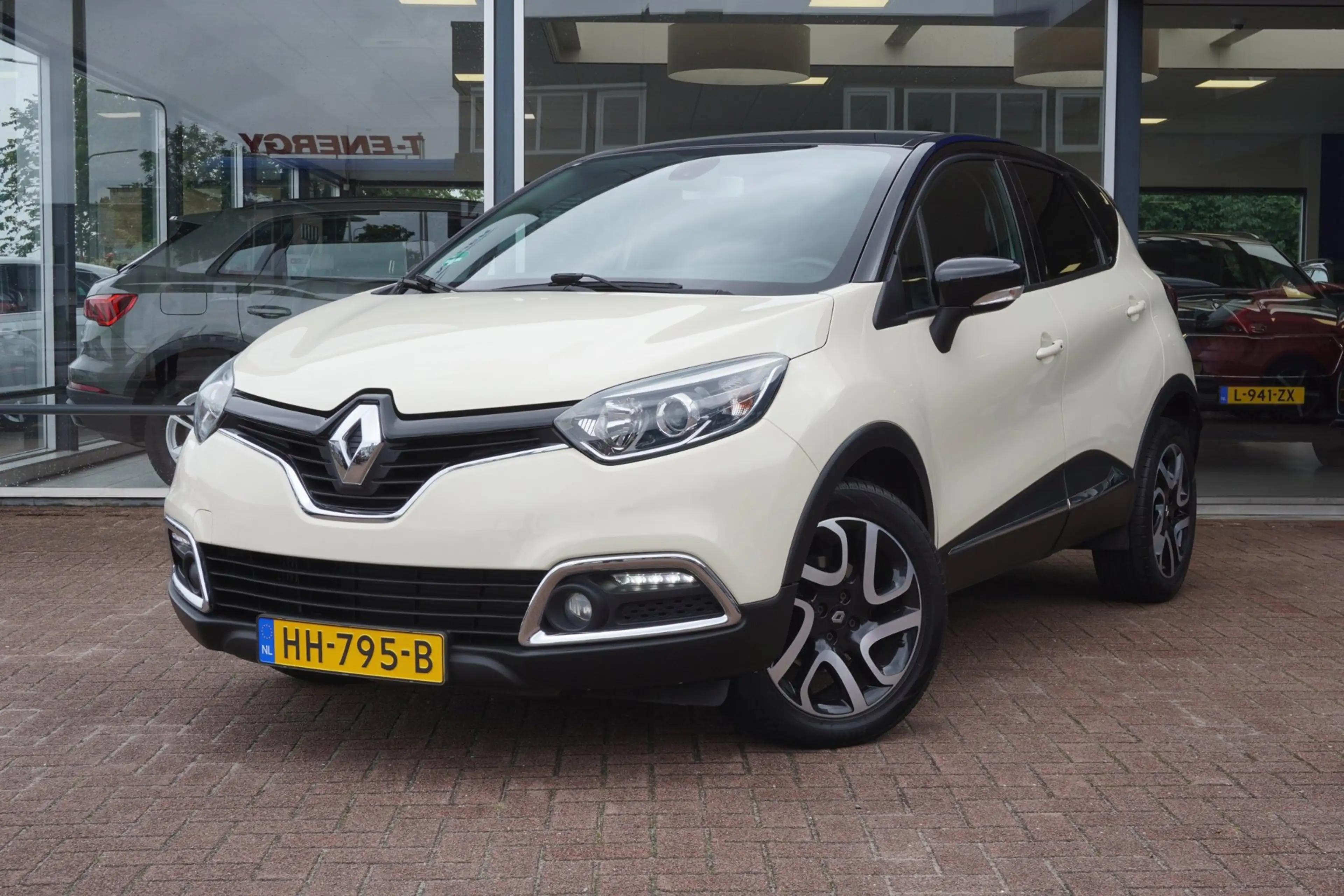Renault Captur 1.2 TCe Dynamique| Automaat | Navigatie | Airco |