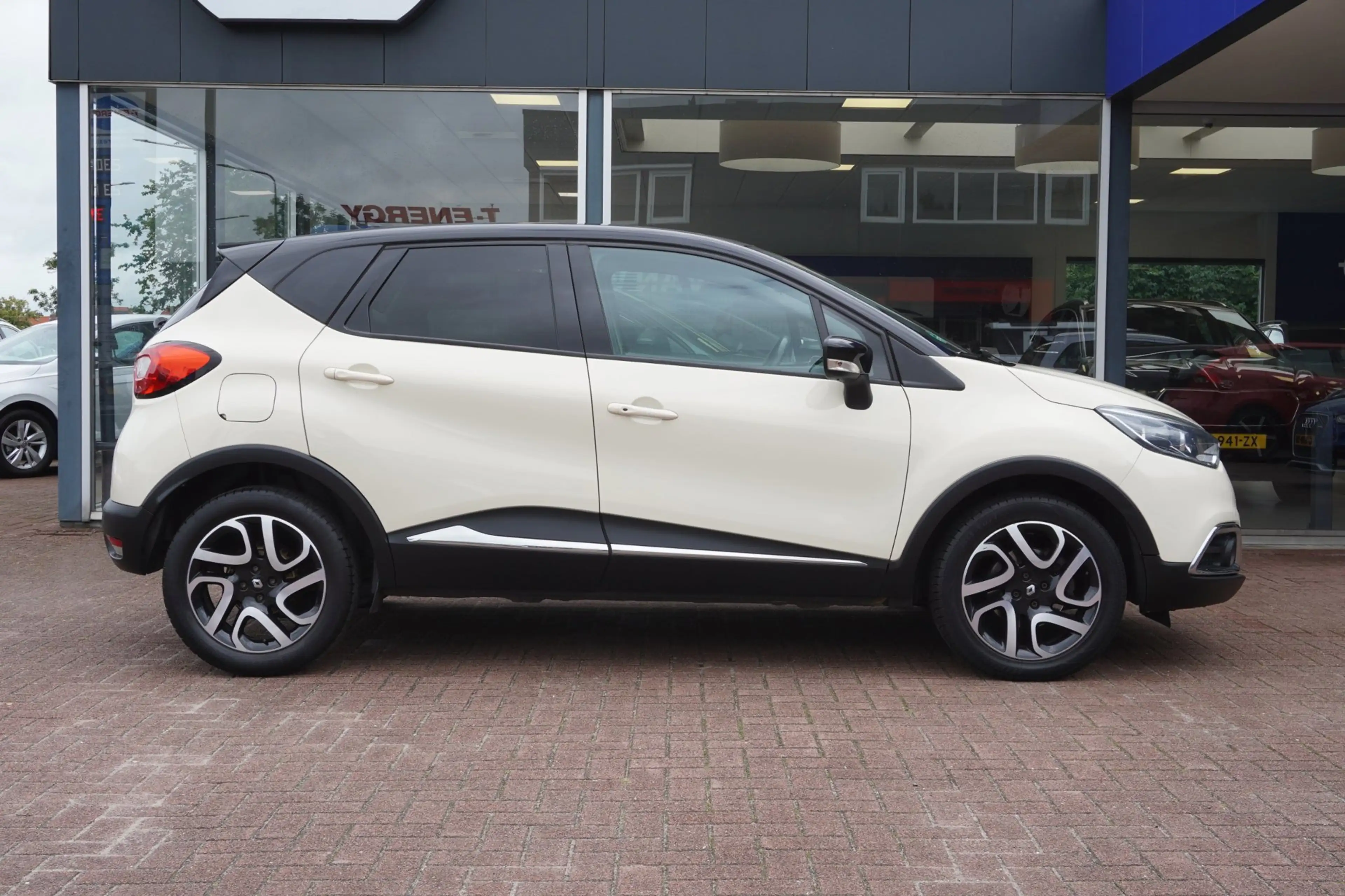 Renault Captur 1.2 TCe Dynamique| Automaat | Navigatie | Airco | — photo 3