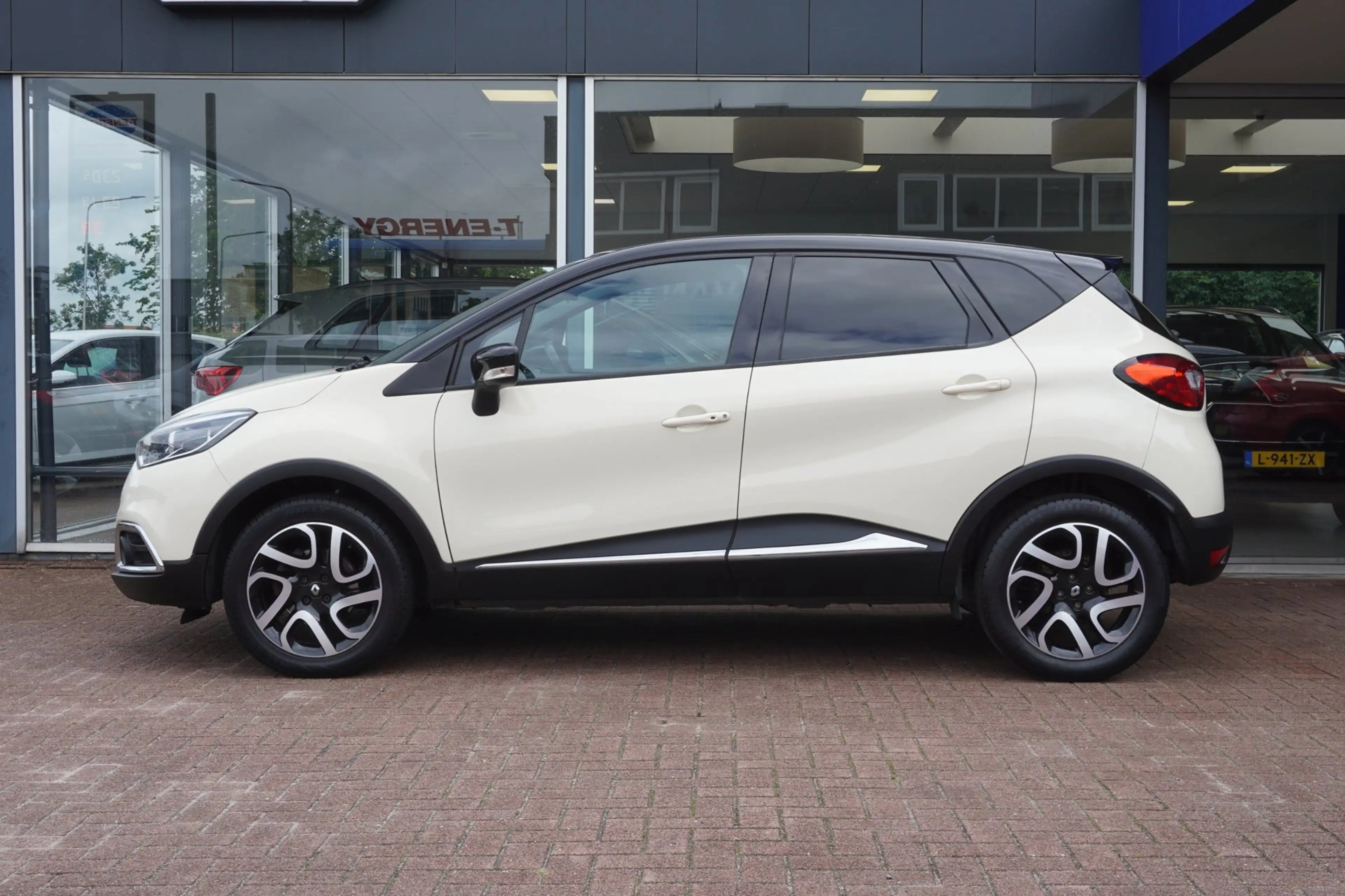 Renault Captur 1.2 TCe Dynamique| Automaat | Navigatie | Airco | — photo 2