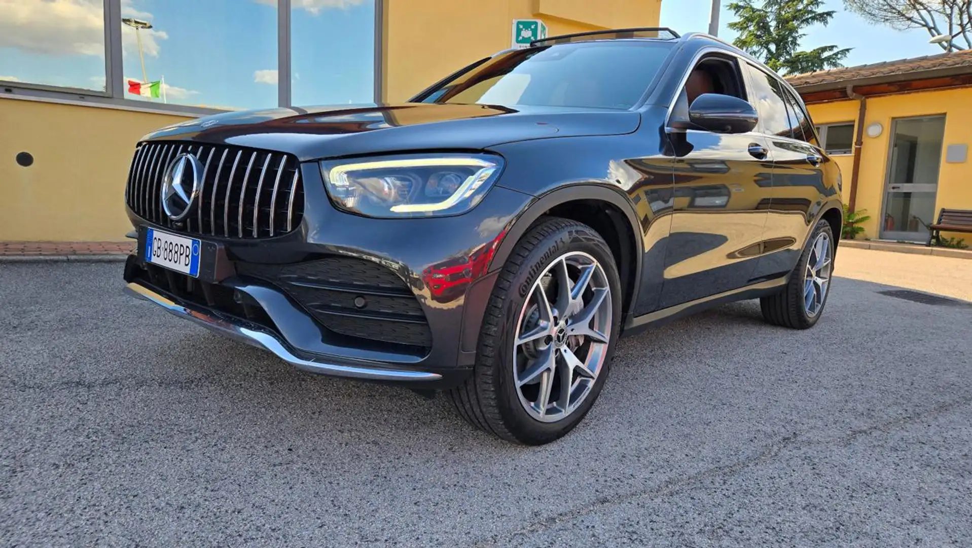 Mercedes-Benz GLC 300 d 4Matic PREMIUM PLUS TETTO SEDILI VENT FULL OPT Grigio - 2