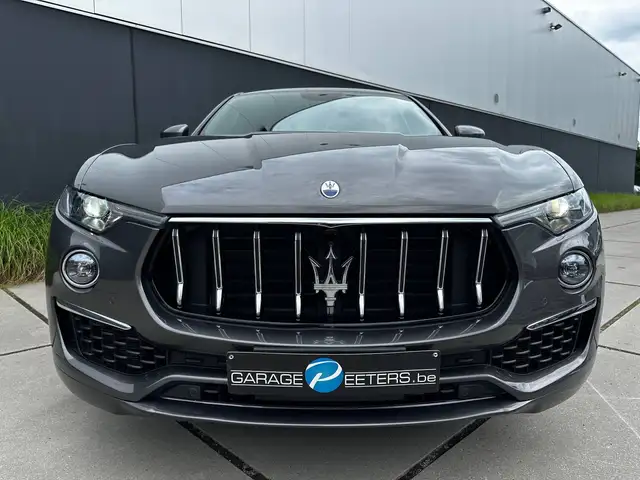 Maserati Levante view 5