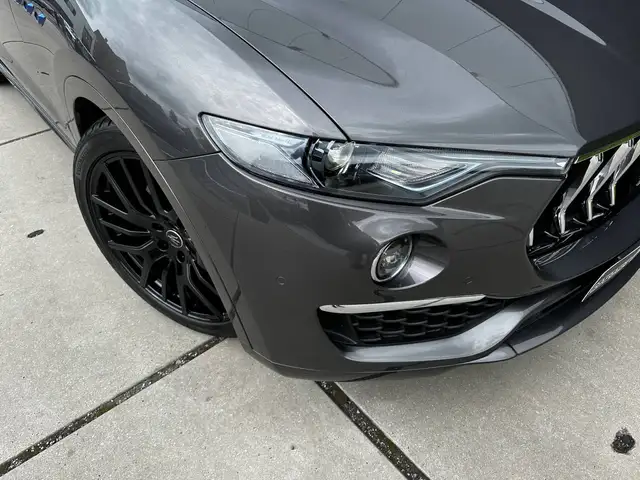Maserati Levante view 7