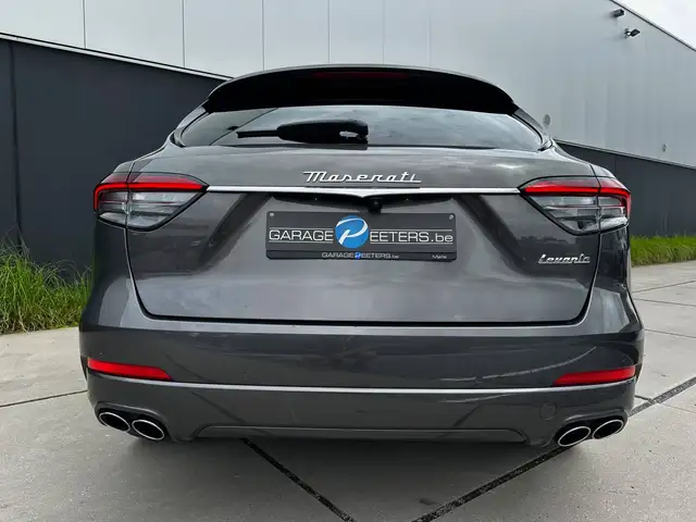 Maserati Levante view 4