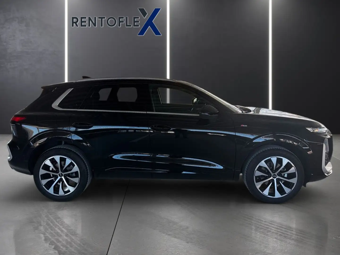 Audi Q3 TFSI S tronic S line/Neues Modell /SOFORT!!!! Schwarz - 2