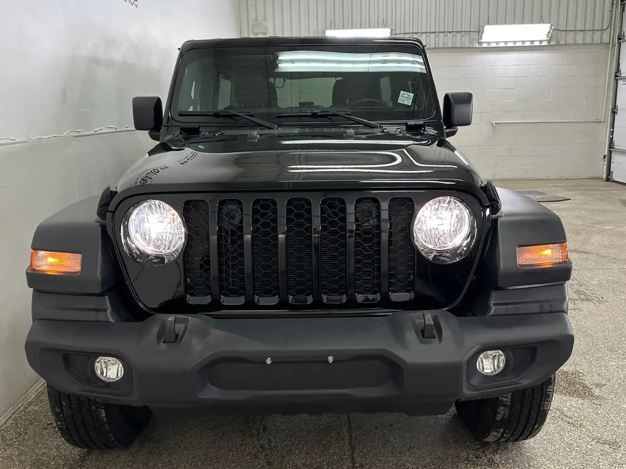 Jeep Wrangler снимка Jeep Wrangler