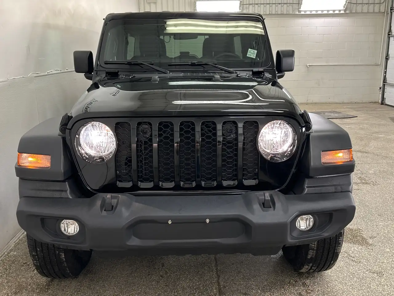 Jeep Wrangler снимка Jeep Wrangler