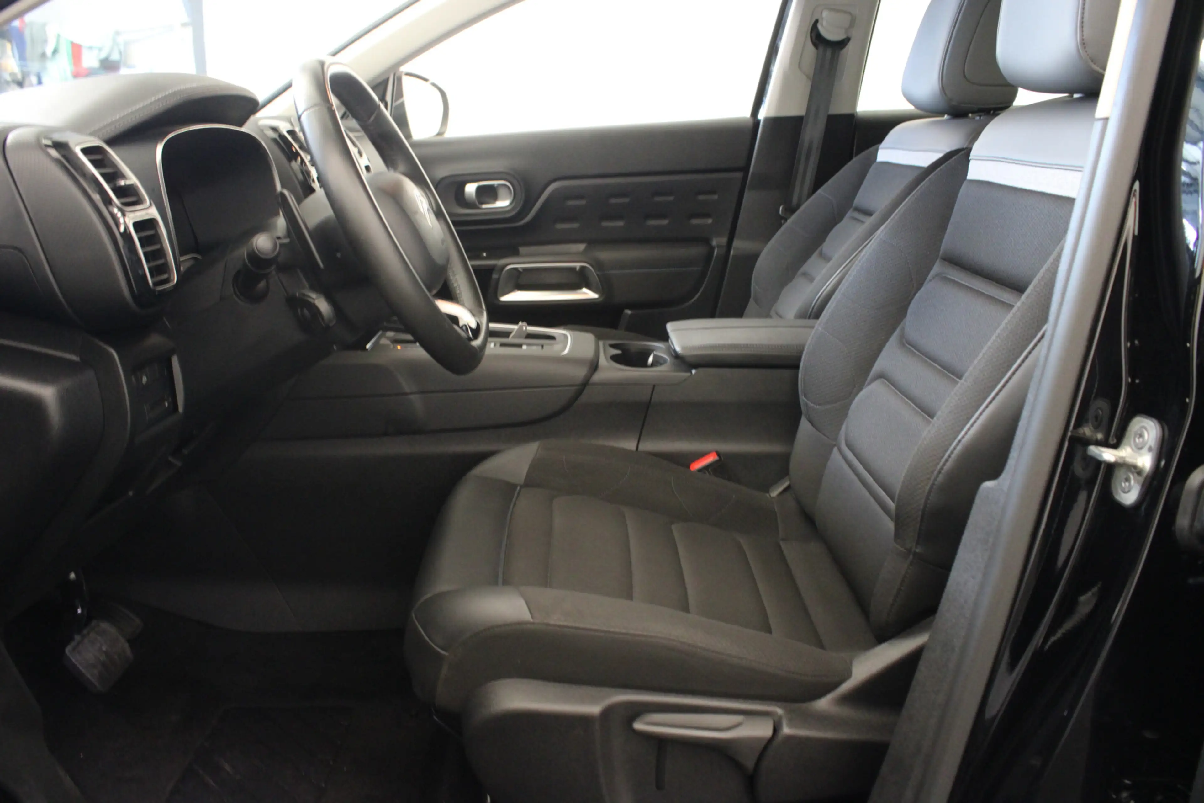 Citroen C5 Aircross 1.2 PureTech Feel — photo 10